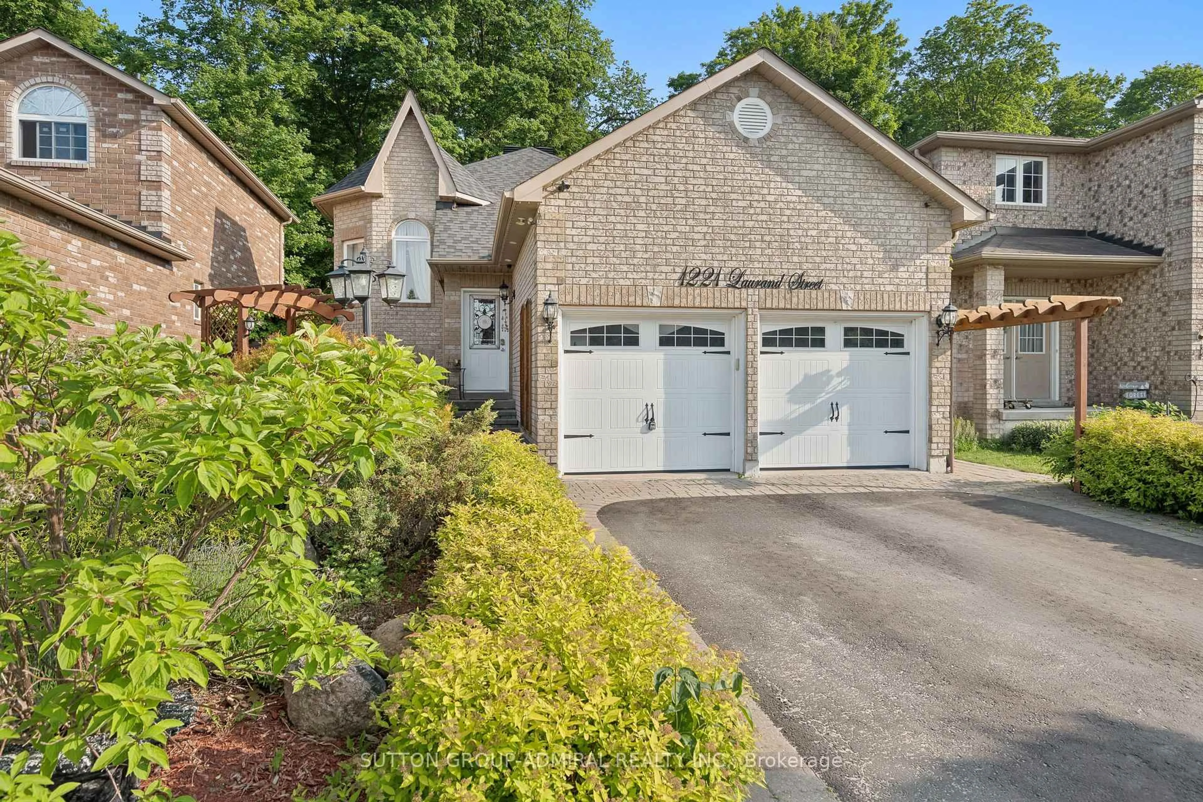 Unknown for 1221 Laurand St, Innisfil Ontario L9S 0E6