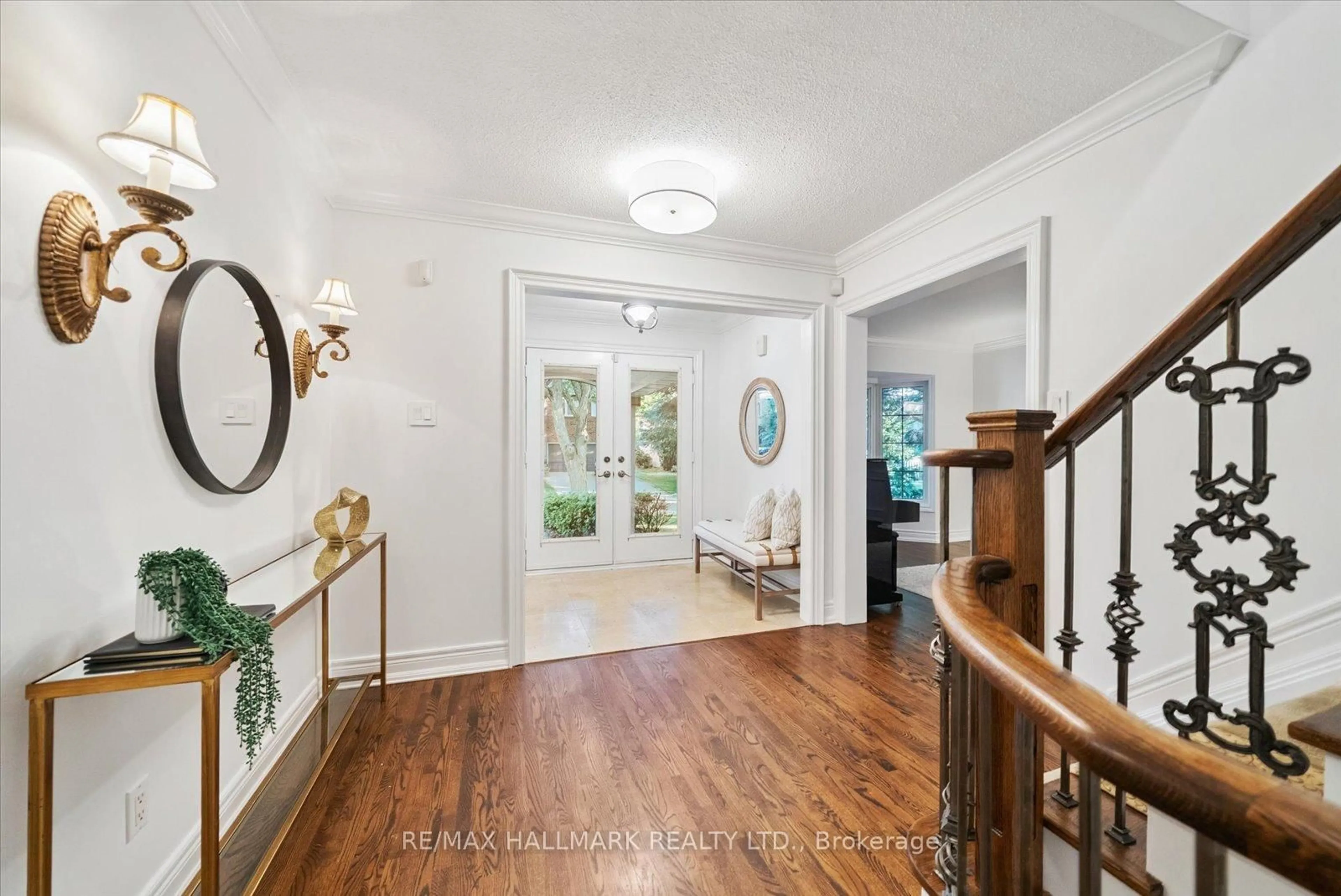 Indoor entryway for 140 Reeve Dr, Markham Ontario L3P 6C6