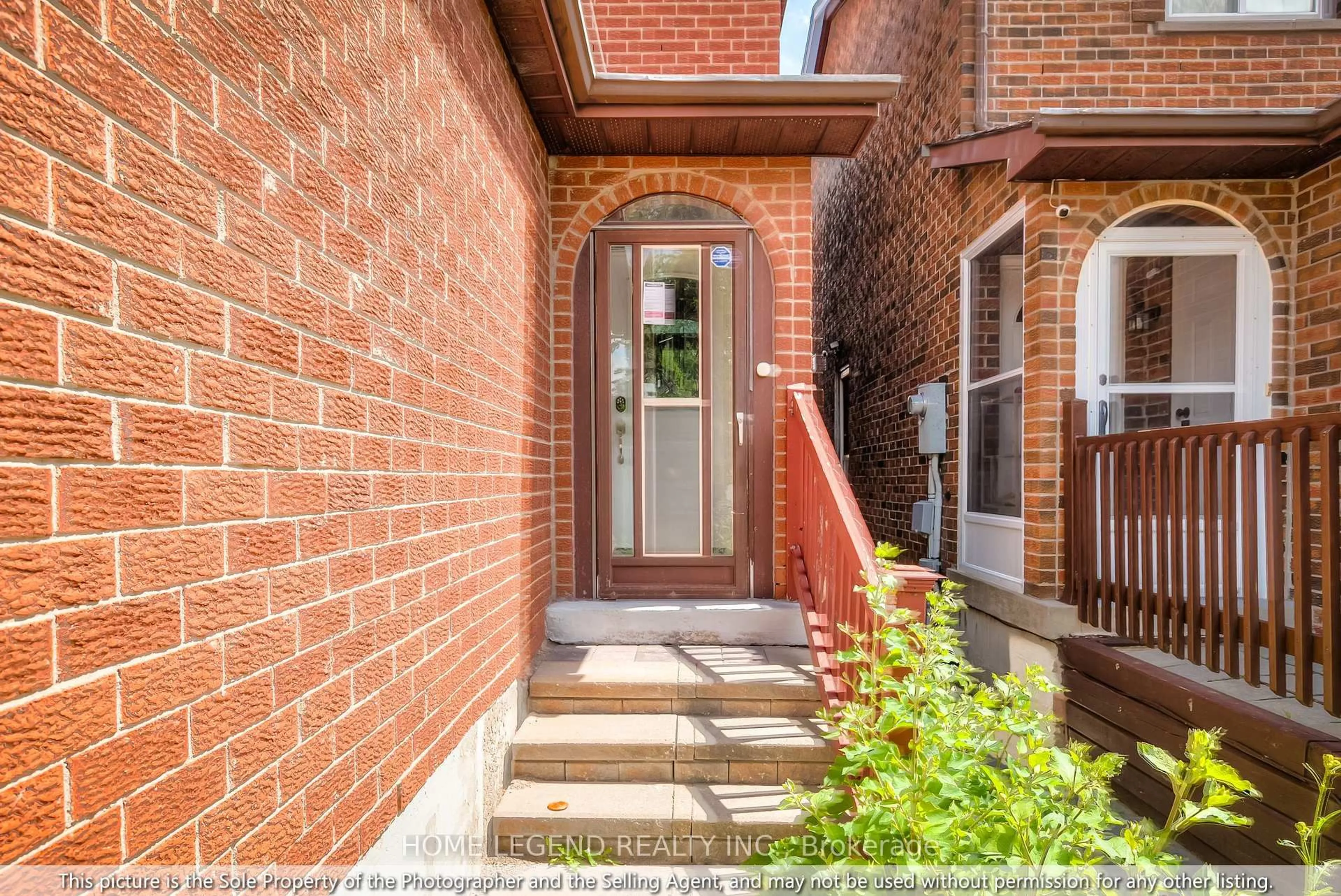 Home with brick exterior material, street for 102 Tangmere Cres, Markham Ontario L3R 6Y5