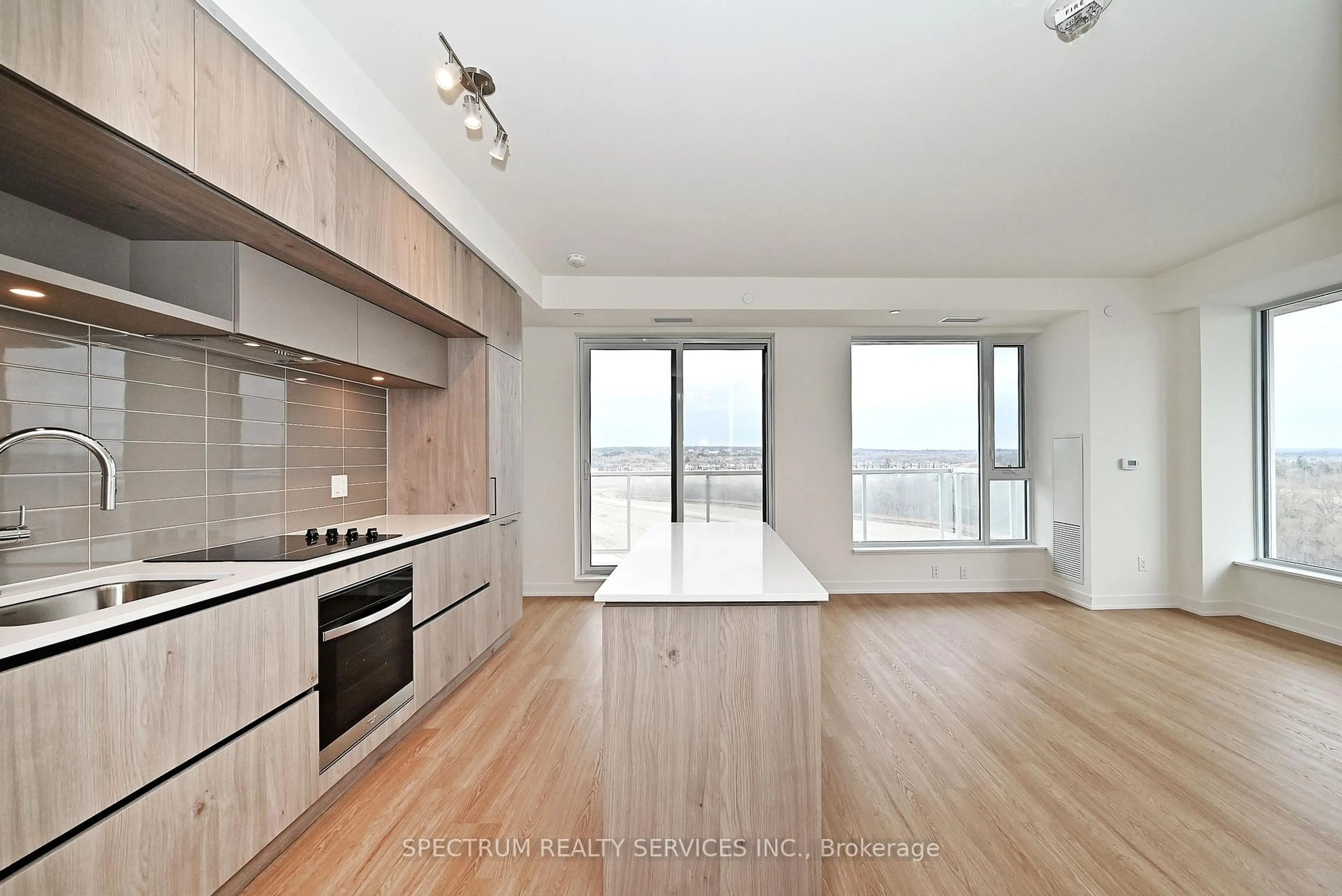 Standard kitchen, wood/laminate floor for 2 David Eyer Rd #1029, Richmond Hill Ontario L4S 0N6