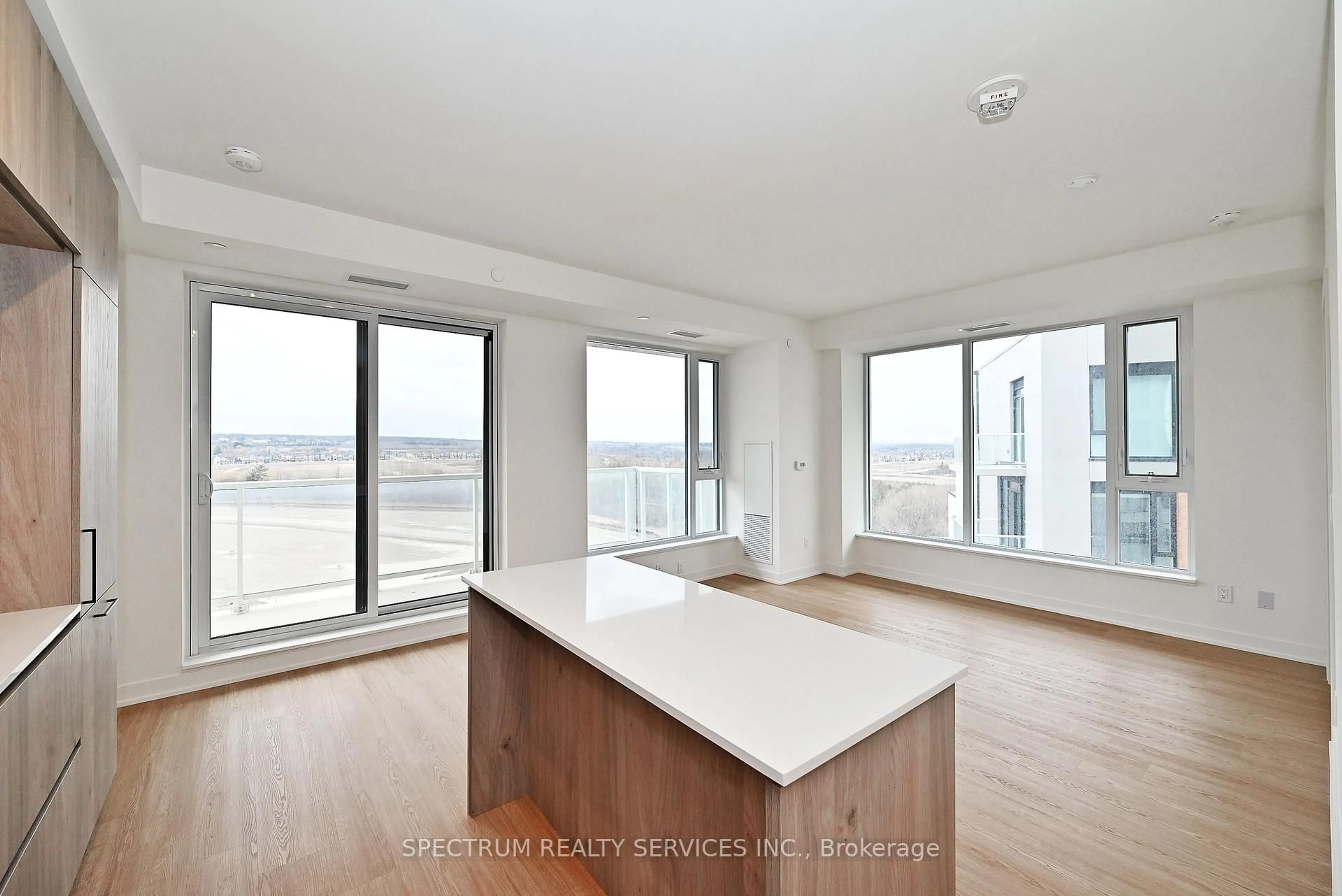 Open concept kitchen, unknown for 2 David Eyer Rd #1029, Richmond Hill Ontario L4S 0N6