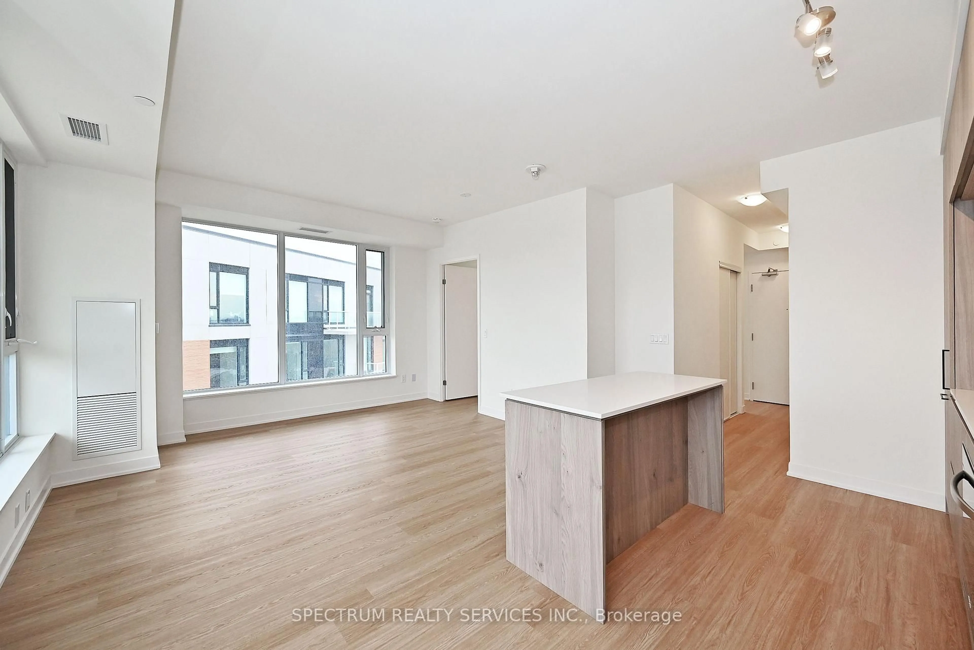 A pic of a room for 2 David Eyer Rd #1029, Richmond Hill Ontario L4S 0N6