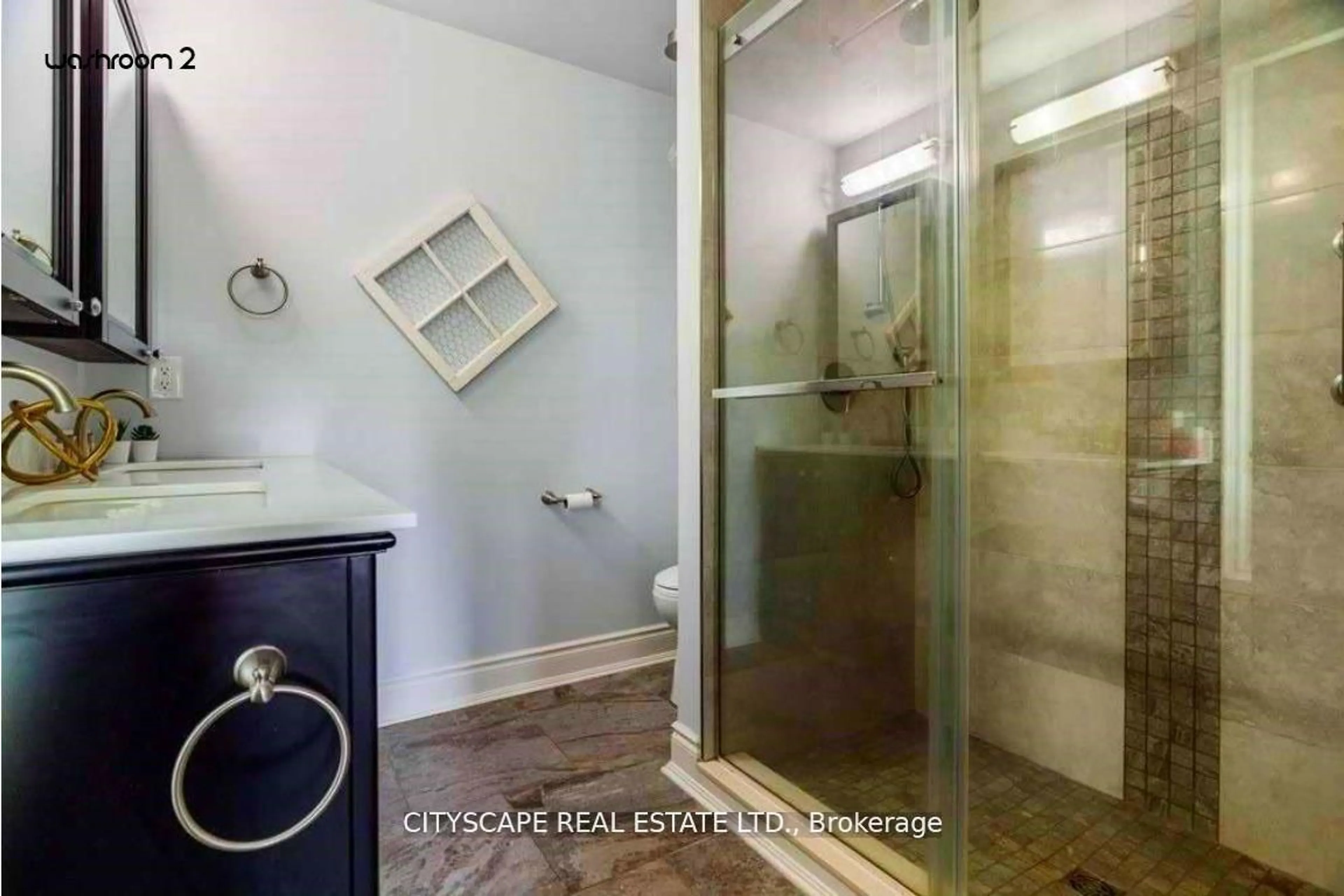 Standard bathroom, ceramic/tile floor for 10300 Ravenshoe Rd, Georgina Ontario L0C 1L0