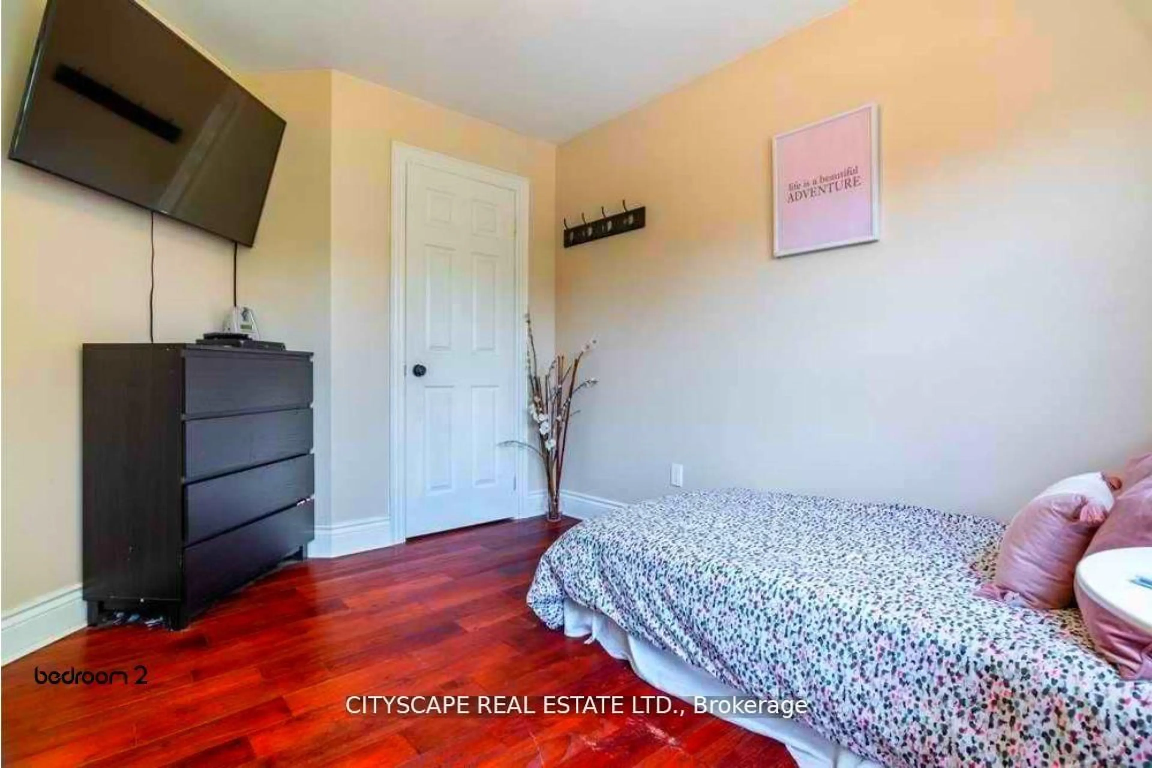 A pic of a room for 10300 Ravenshoe Rd, Georgina Ontario L0C 1L0