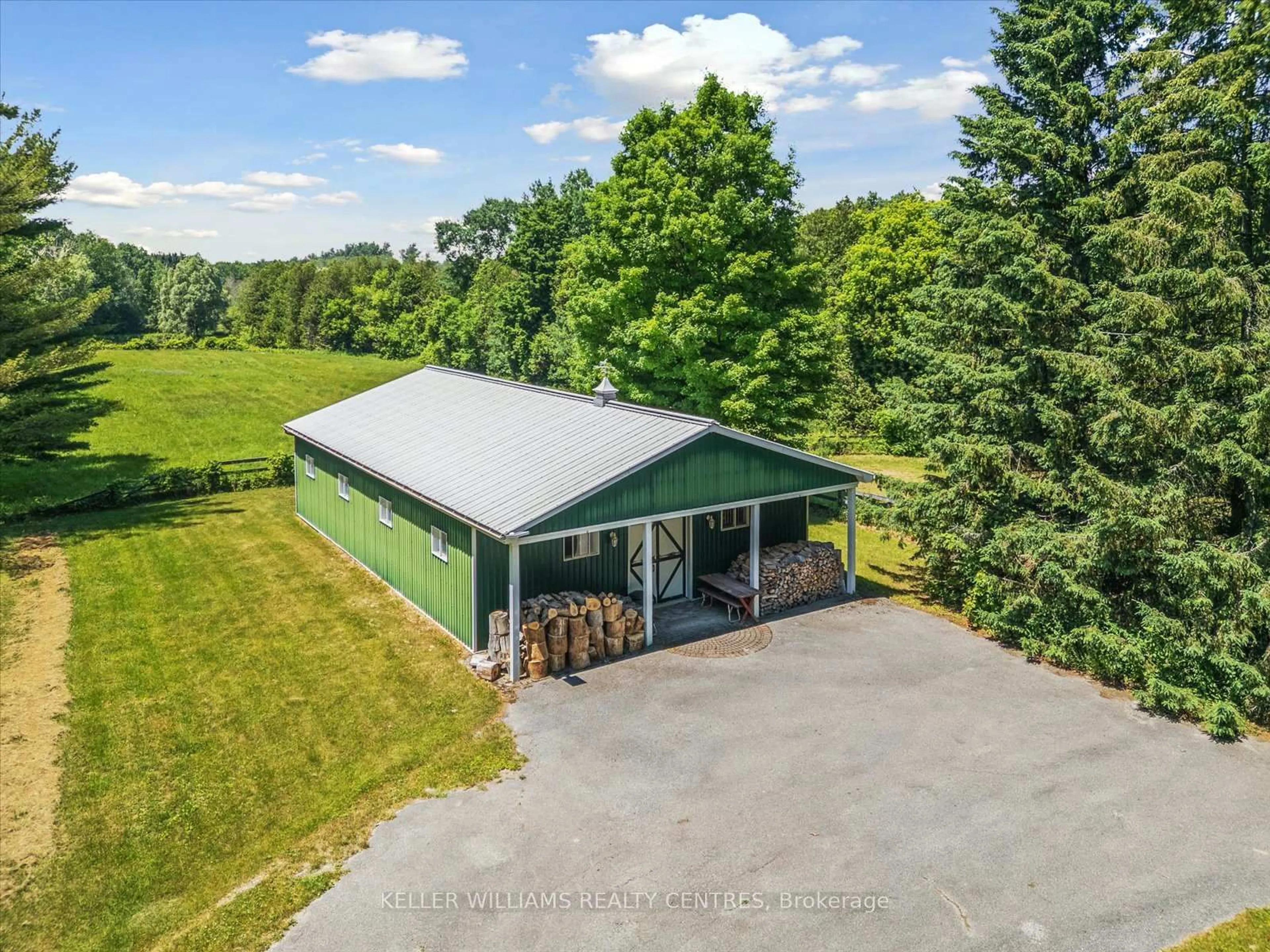 A pic from outside/outdoor area/front of a property/back of a property/a pic from drone, unknown for 2654 Doane Rd, East Gwillimbury Ontario L0G 1R0
