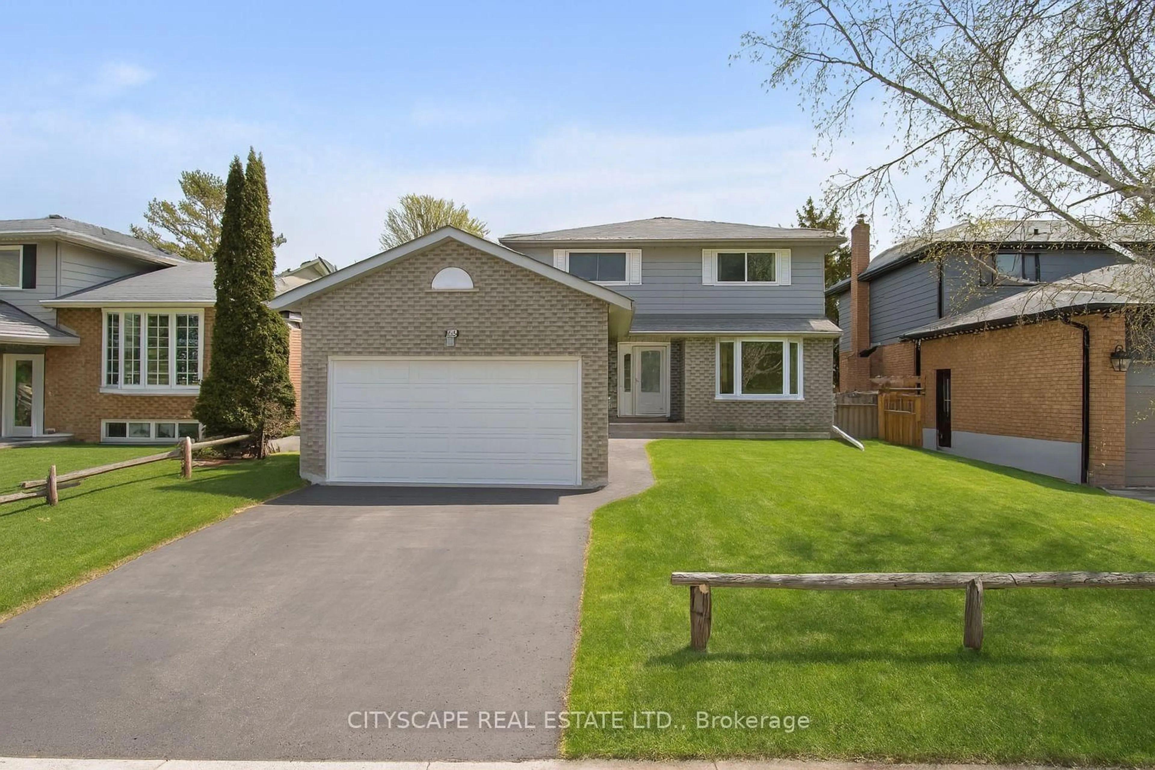 Home with vinyl exterior material, street for 65 Riverglen Dr, Georgina Ontario L4P 3K7