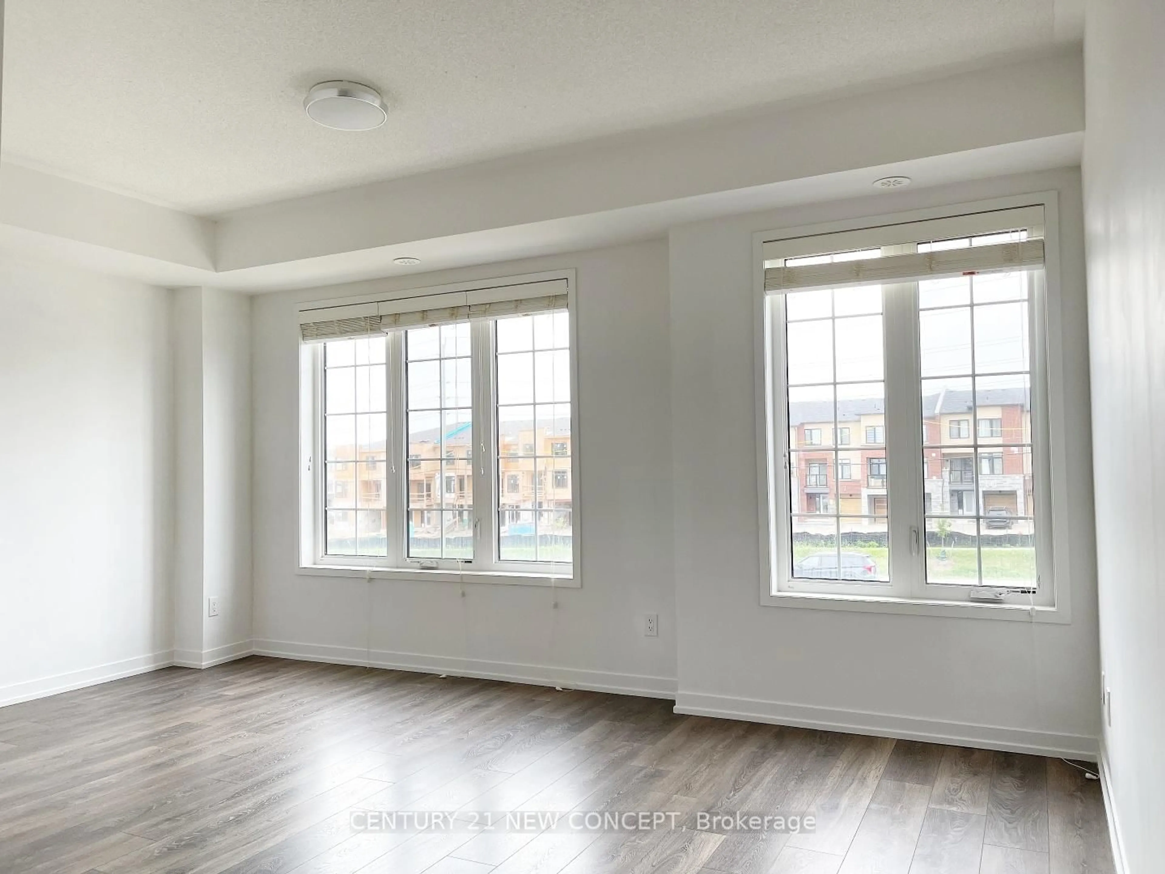 A pic of a room for 227 Harding Park St, Newmarket Ontario L3Y 0E3