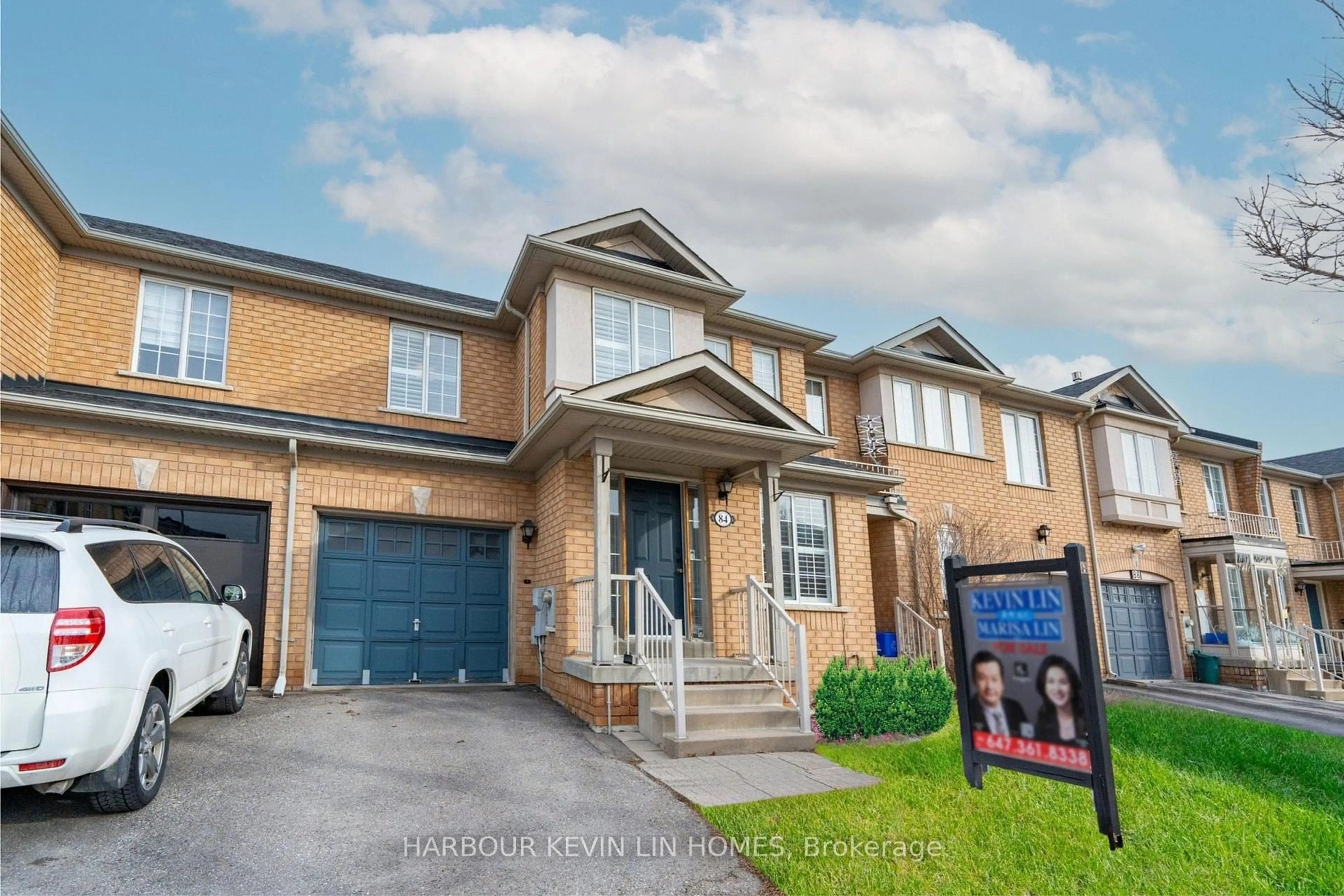 Home with brick exterior material, street for 84 Grasslands Ave, Richmond Hill Ontario L4B 4K5
