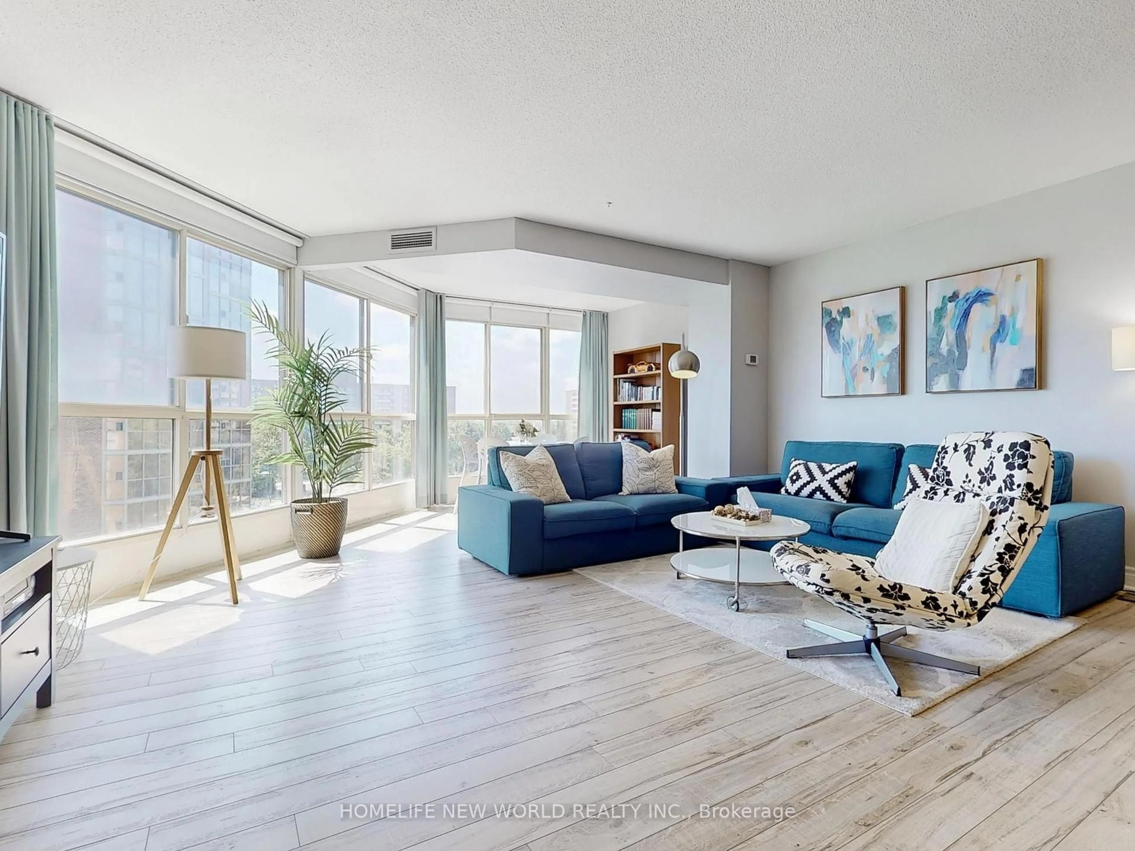 Living room with furniture, unknown for 5 Weldrick Rd #604, Richmond Hill Ontario L4C 8S9
