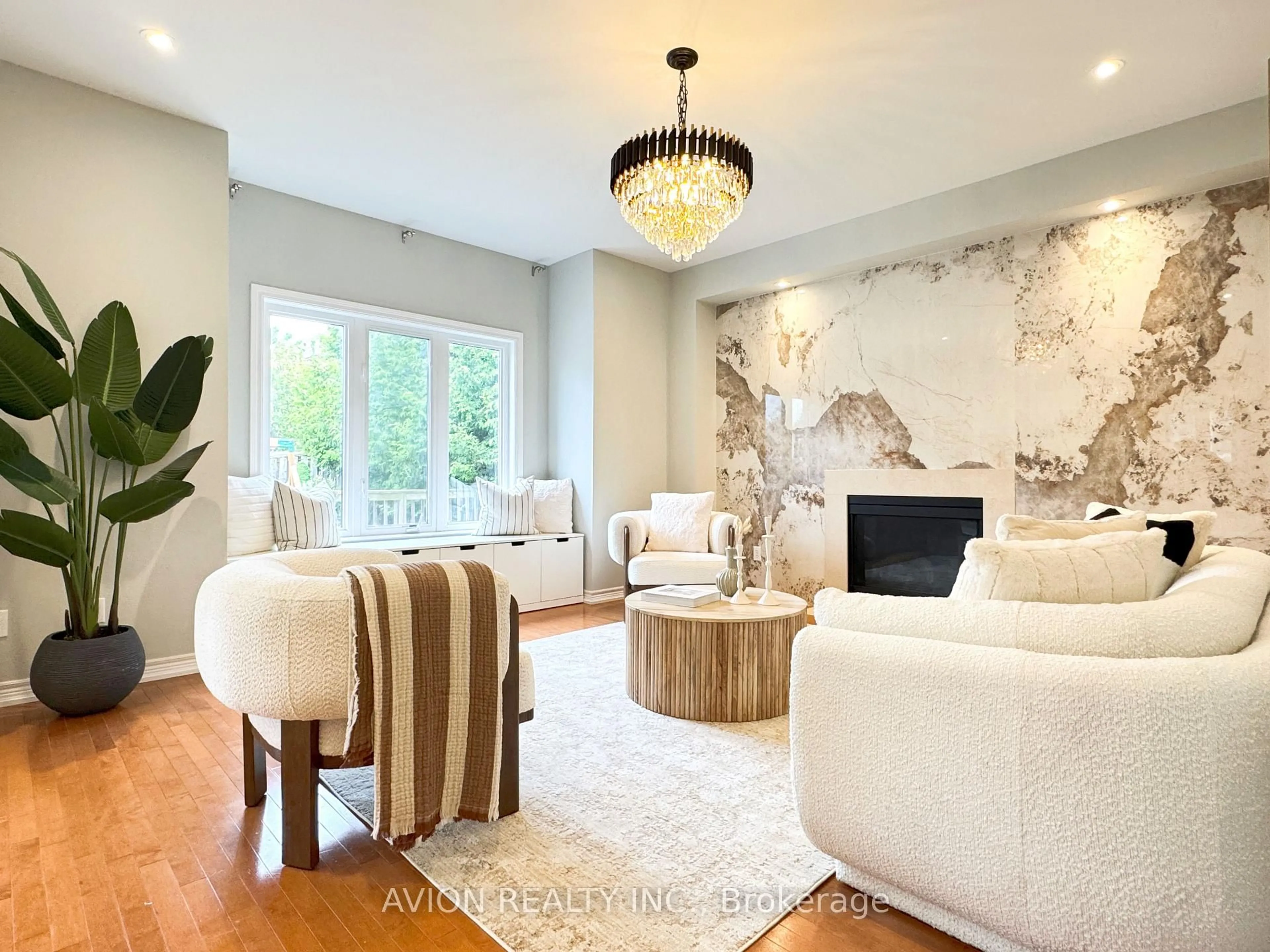 Living room with furniture, unknown for 93 Alamo Heights Dr, Richmond Hill Ontario L4S 2W4