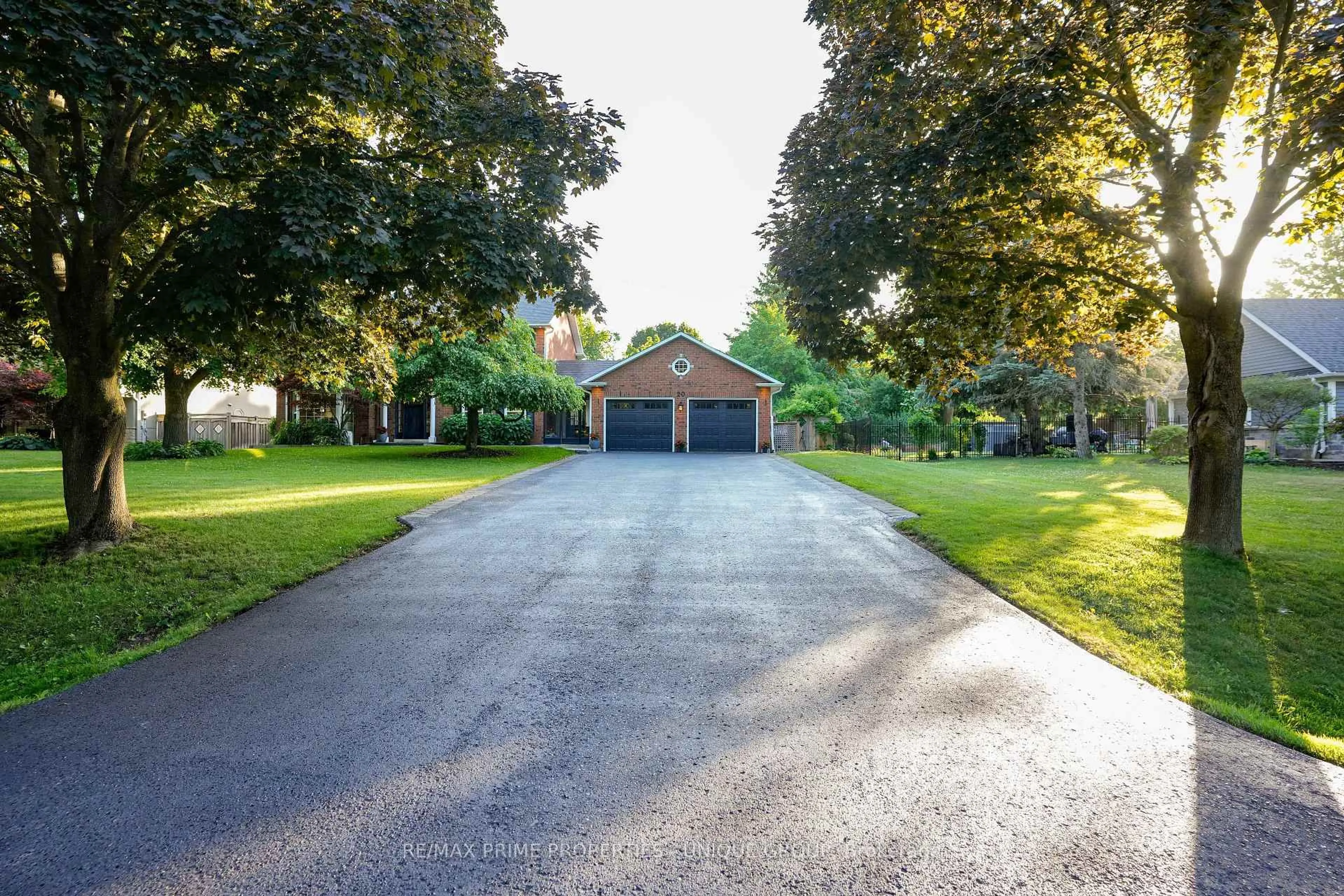 A pic from outside/outdoor area/front of a property/back of a property/a pic from drone, street for 20 Thomas Reid Rd, Markham Ontario L6C 1A5