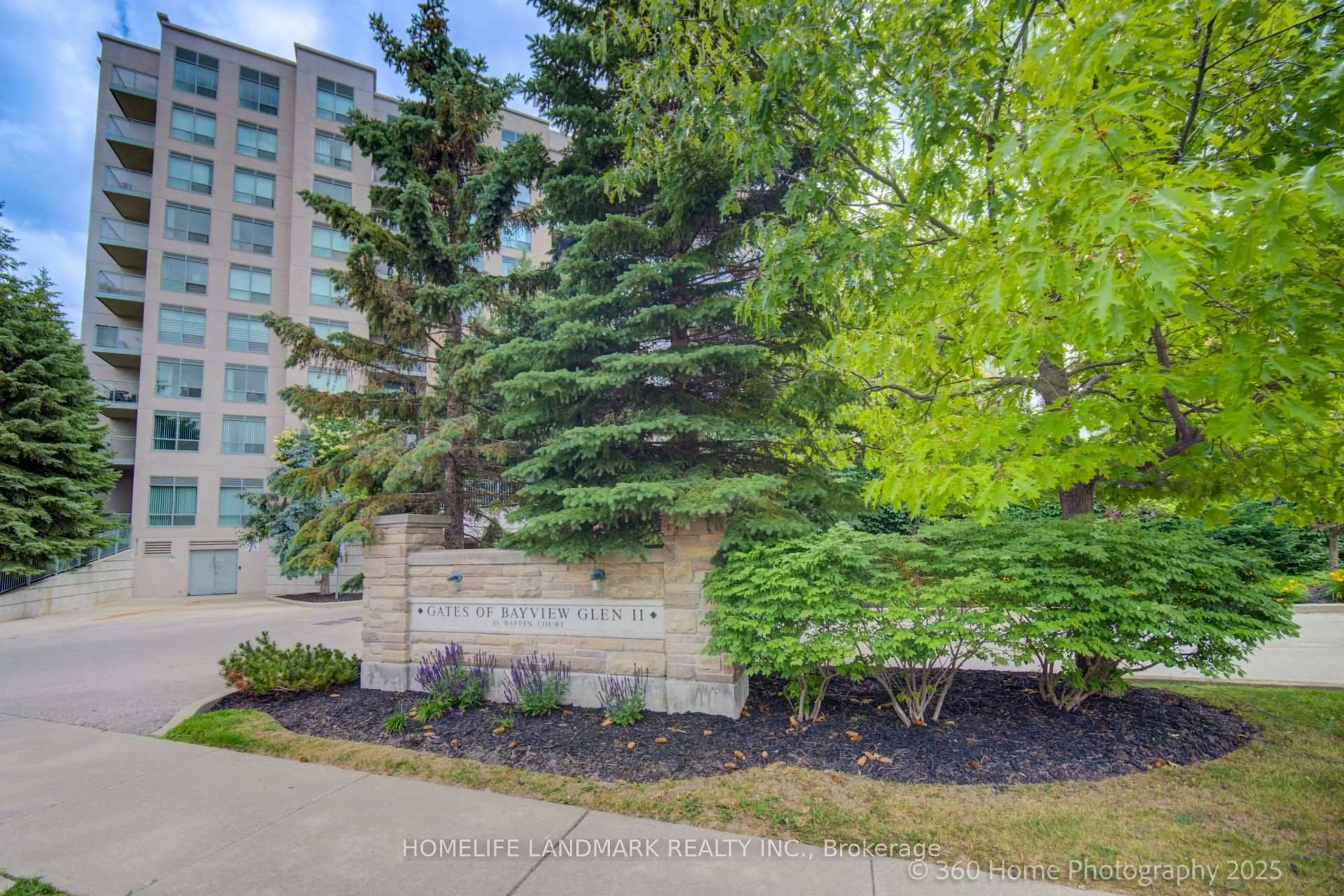 Patio, street for 51 Baffin Crt #817, Richmond Hill Ontario L4B 4P6
