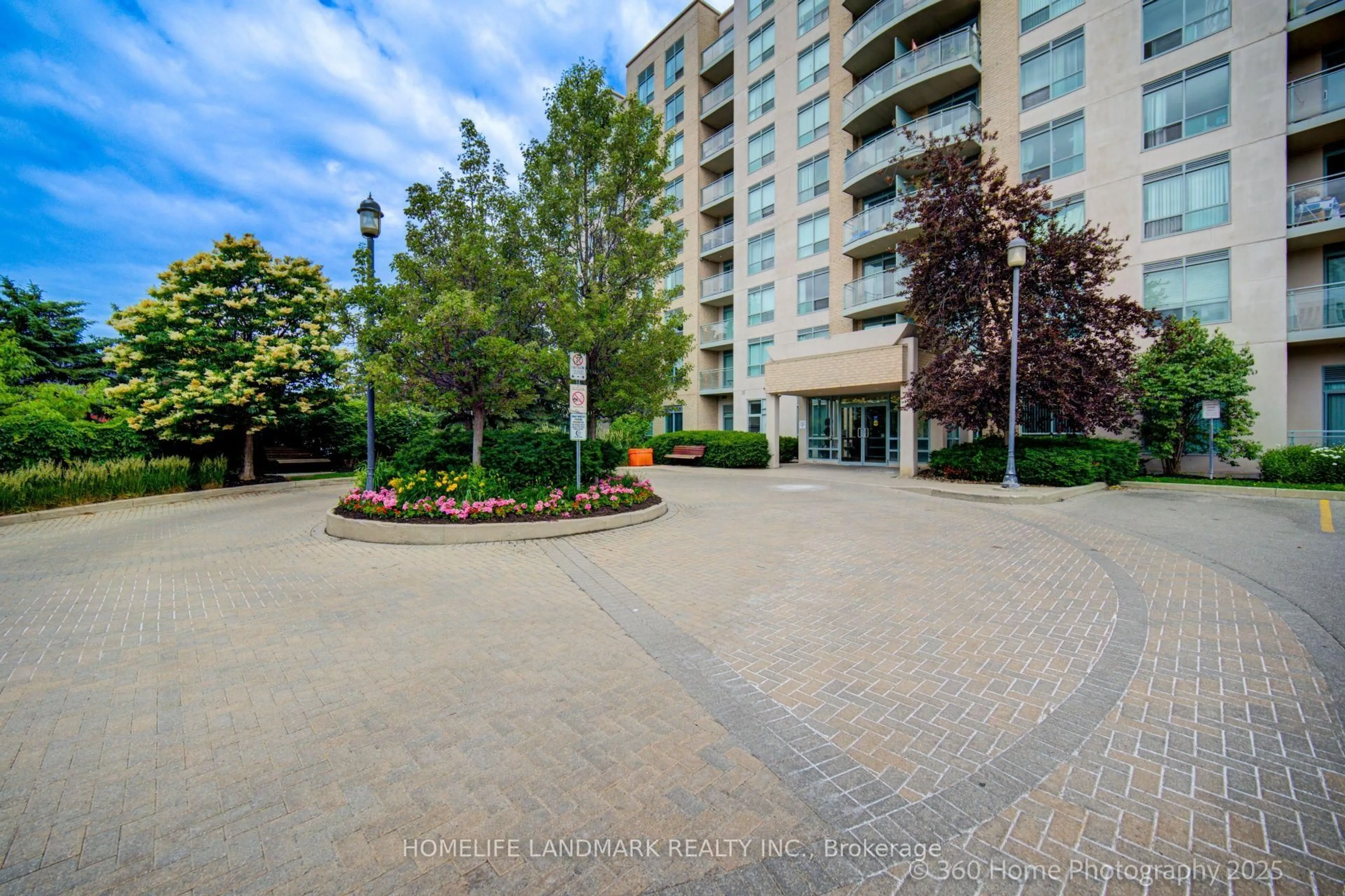 Patio, unknown for 51 Baffin Crt #817, Richmond Hill Ontario L4B 4P6