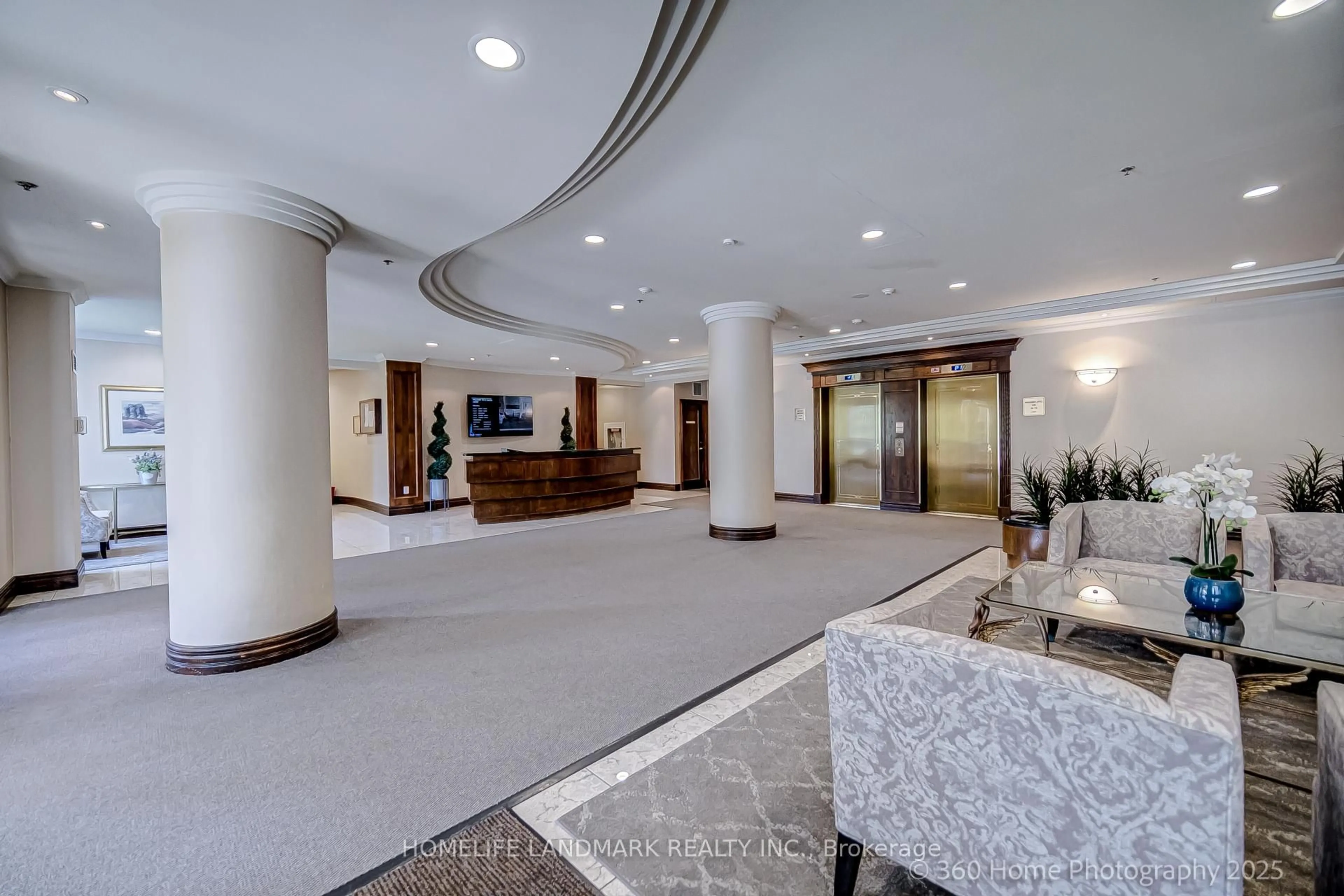 Lobby for 51 Baffin Crt #817, Richmond Hill Ontario L4B 4P6
