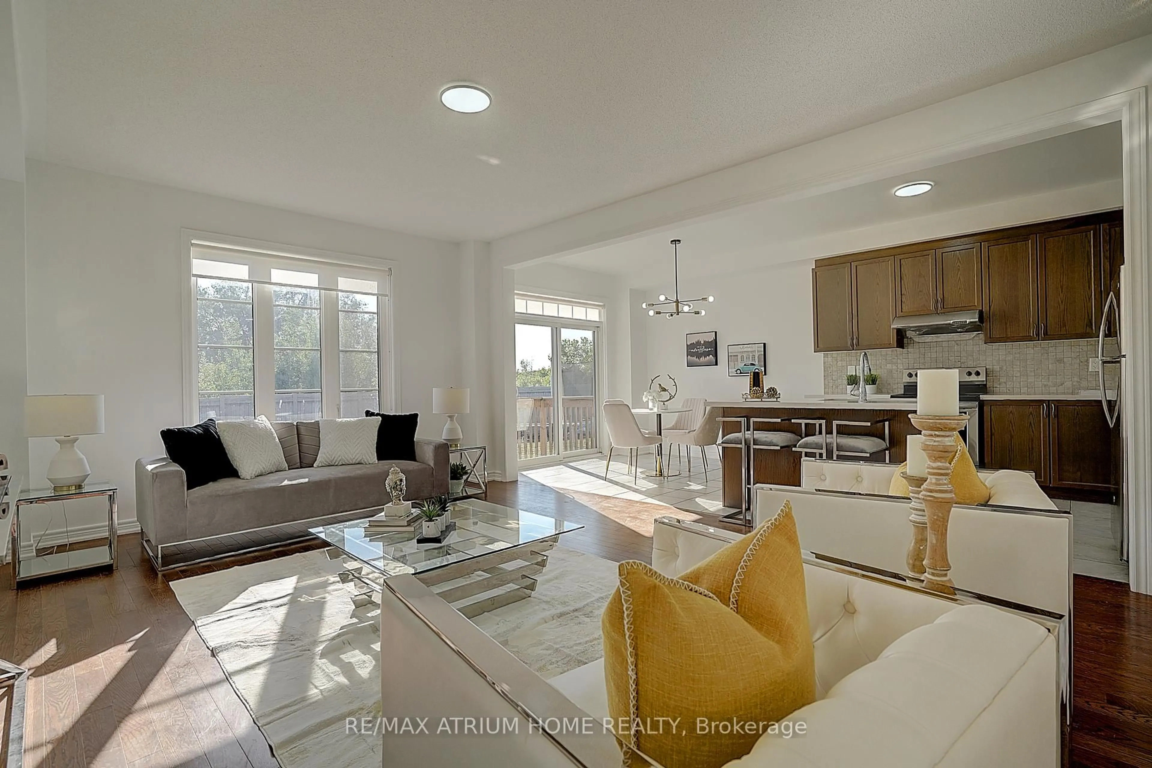Open concept kitchen, ceramic/tile floor for 26 Decast Cres, Markham Ontario L6B 1N6