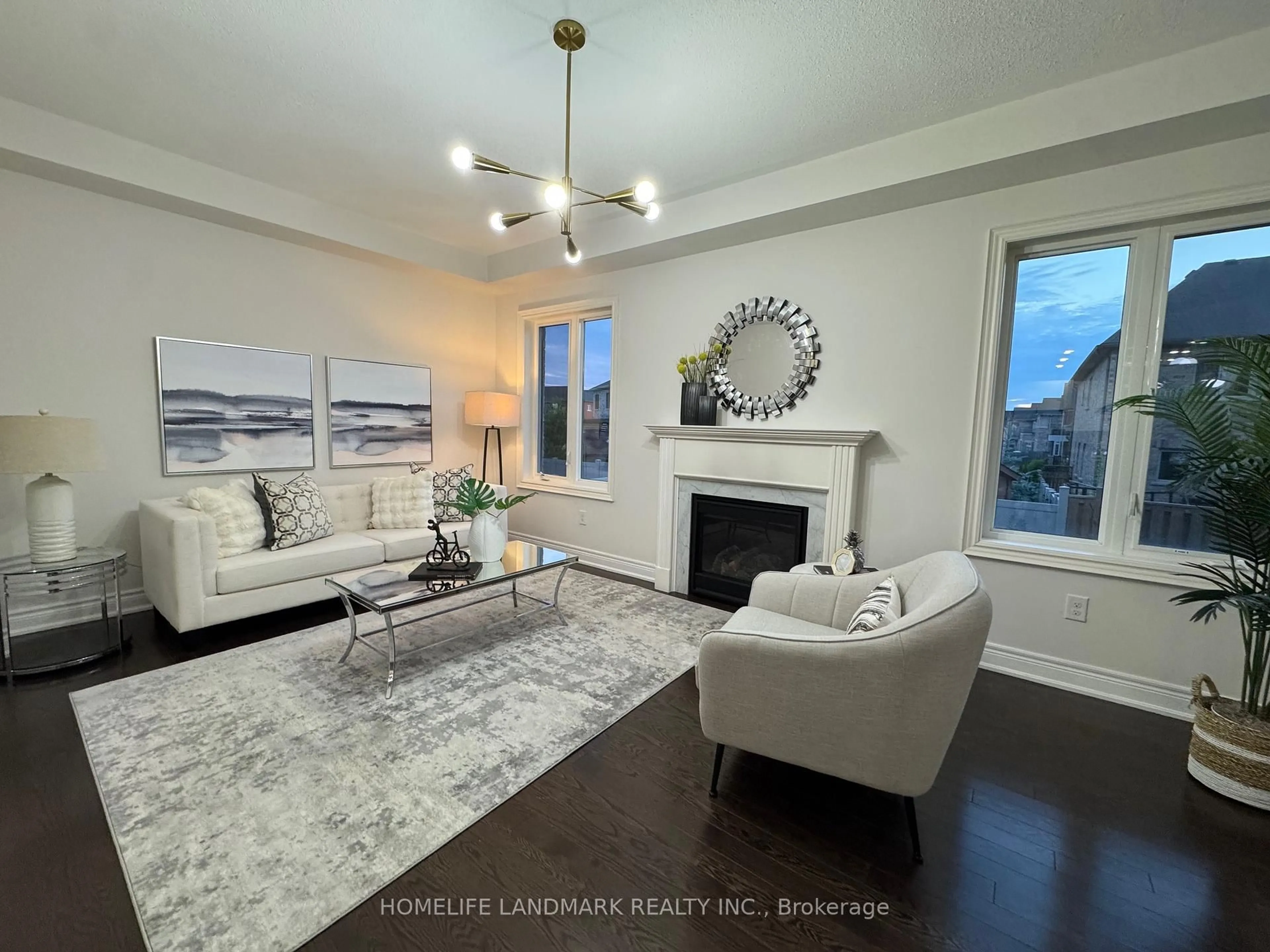 Living room with furniture, unknown for 16 Beechborough Cres, East Gwillimbury Ontario L9N 0P2