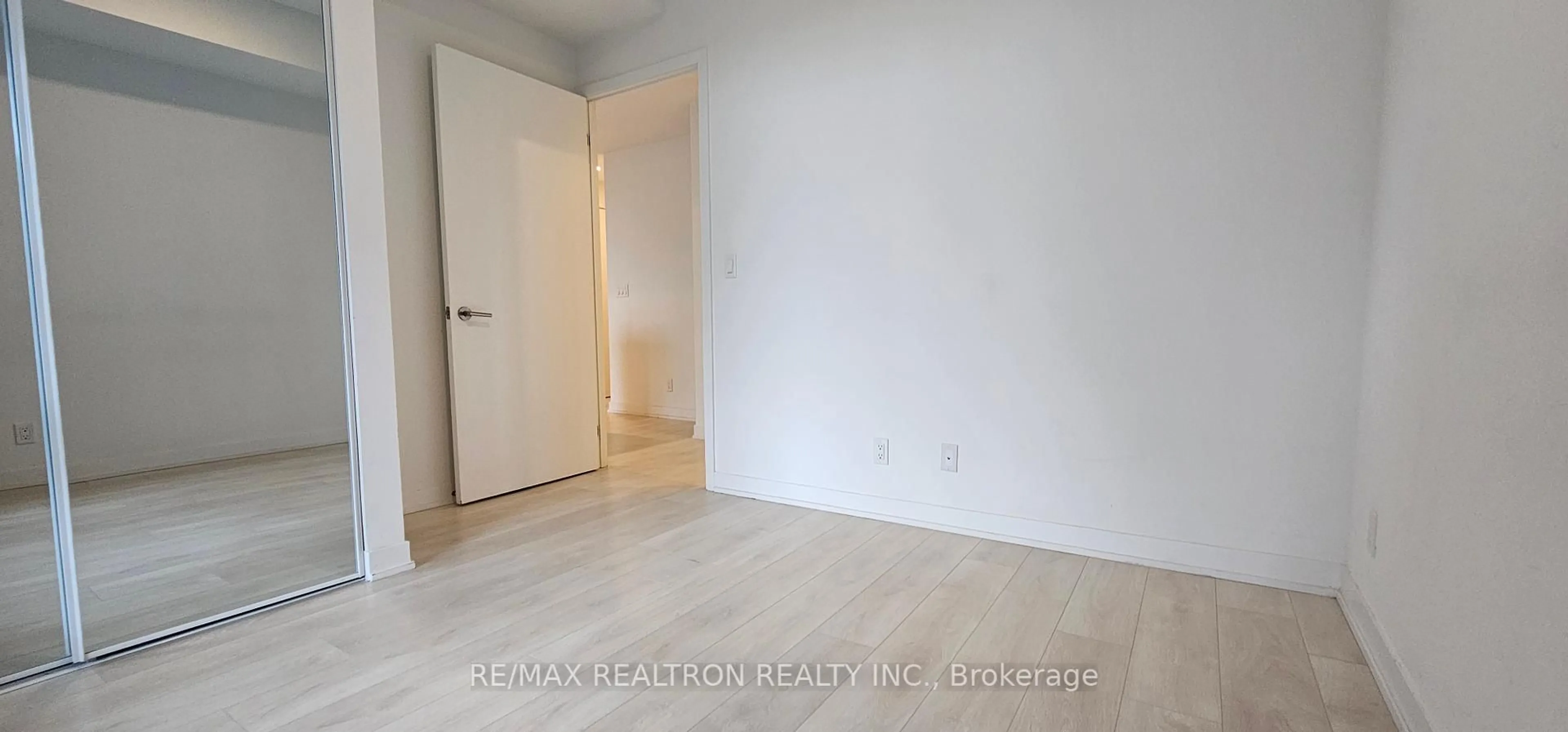 A pic of a room for 7950 Bathurst St #432, Vaughan Ontario L4J 0L4