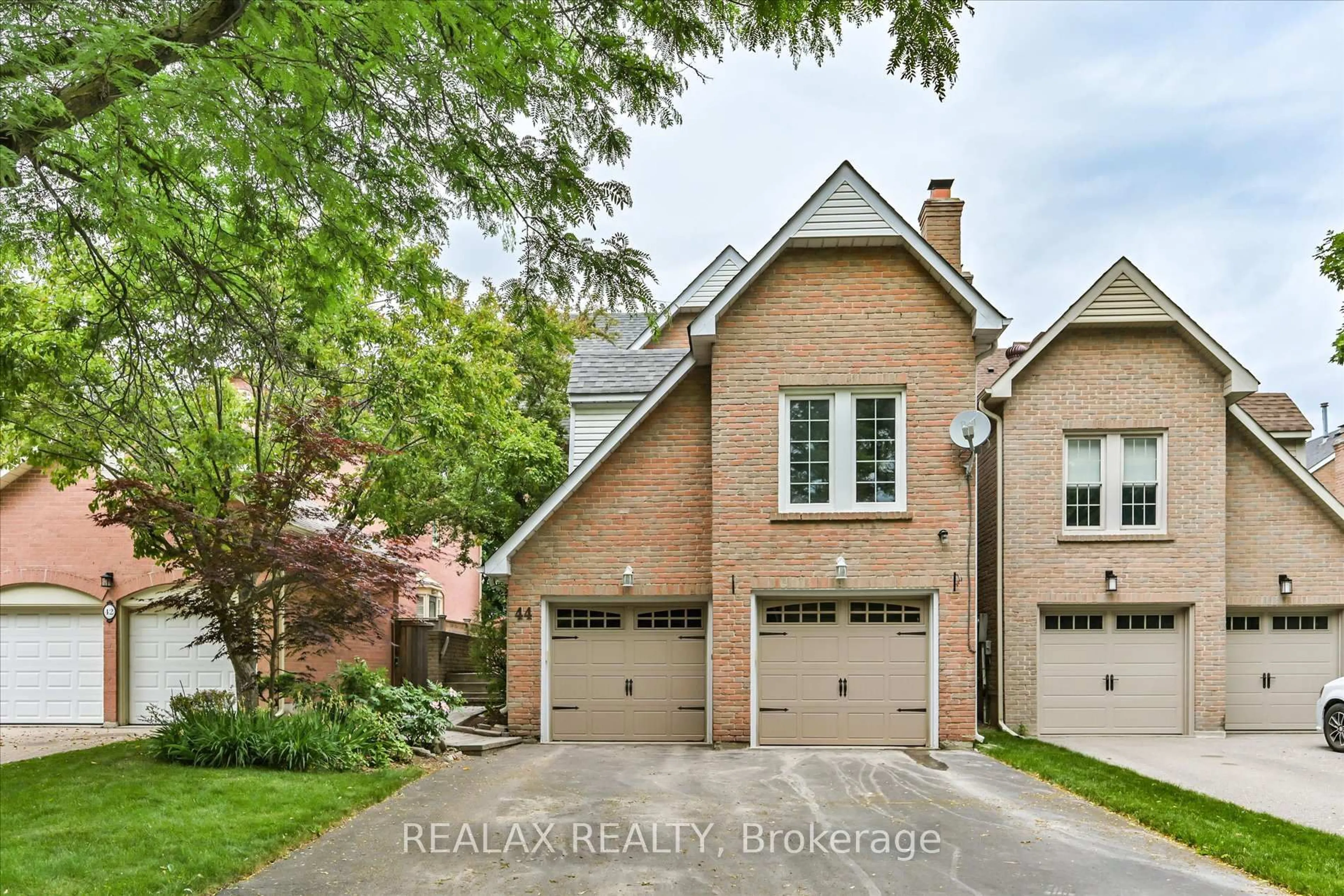 Home with brick exterior material, street for 44 Greencroft Cres, Markham Ontario L3R 3Y5
