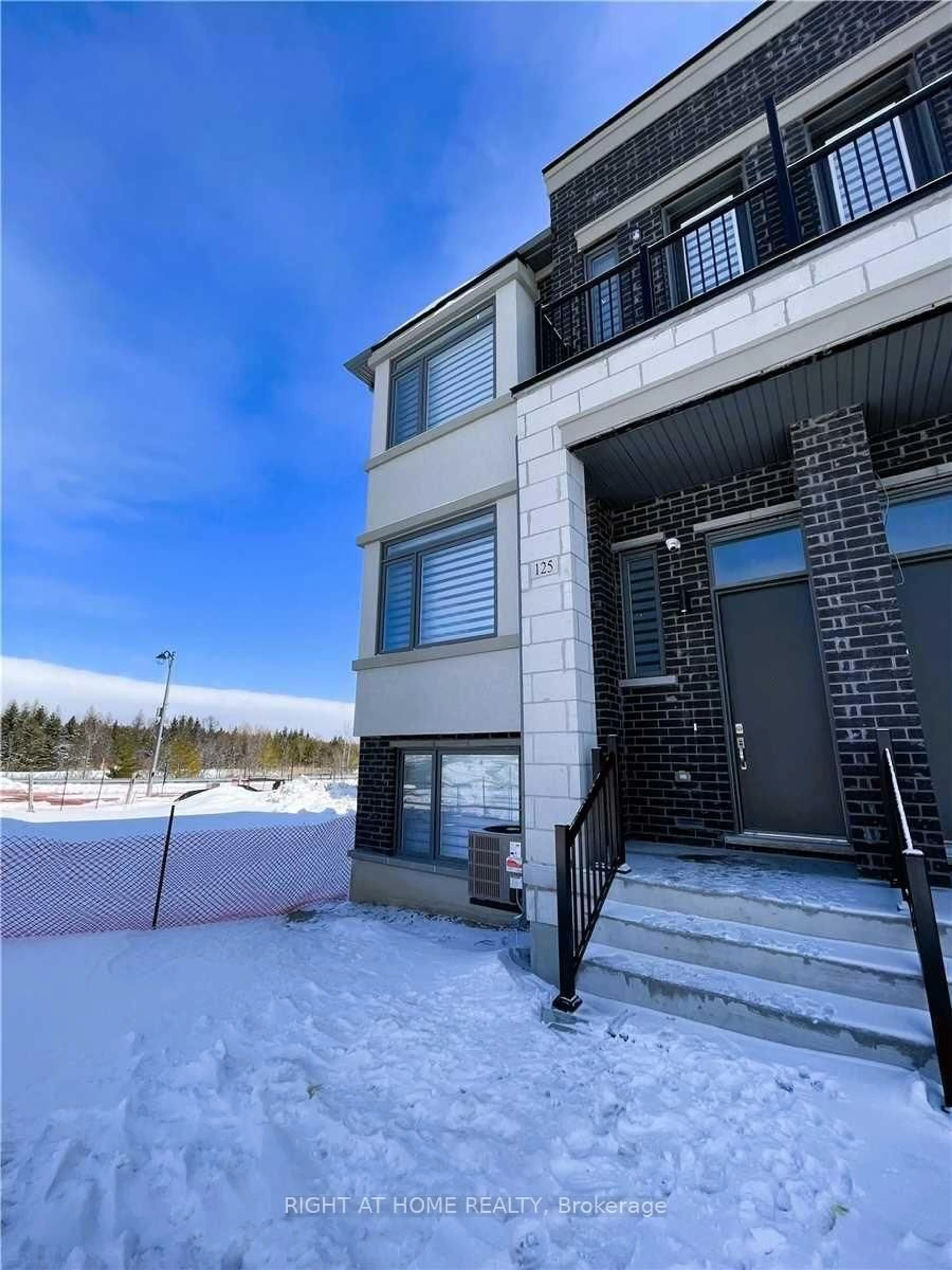 Unknown for 125 Crimson Forest Dr, Vaughan Ontario L6A 5C4