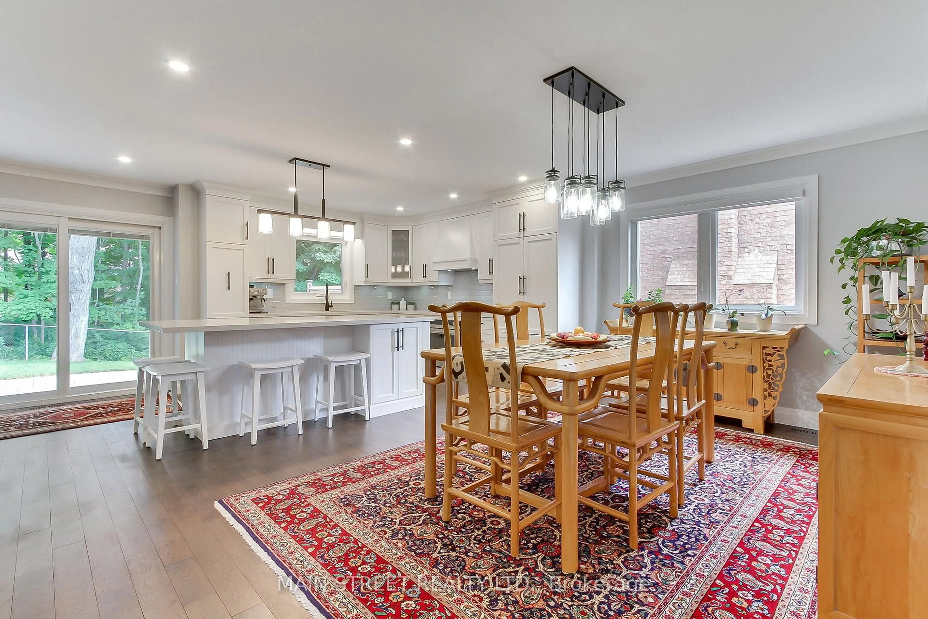 Open concept kitchen, unknown for 52 Tribbling Cres, Aurora Ontario L4G 4W6