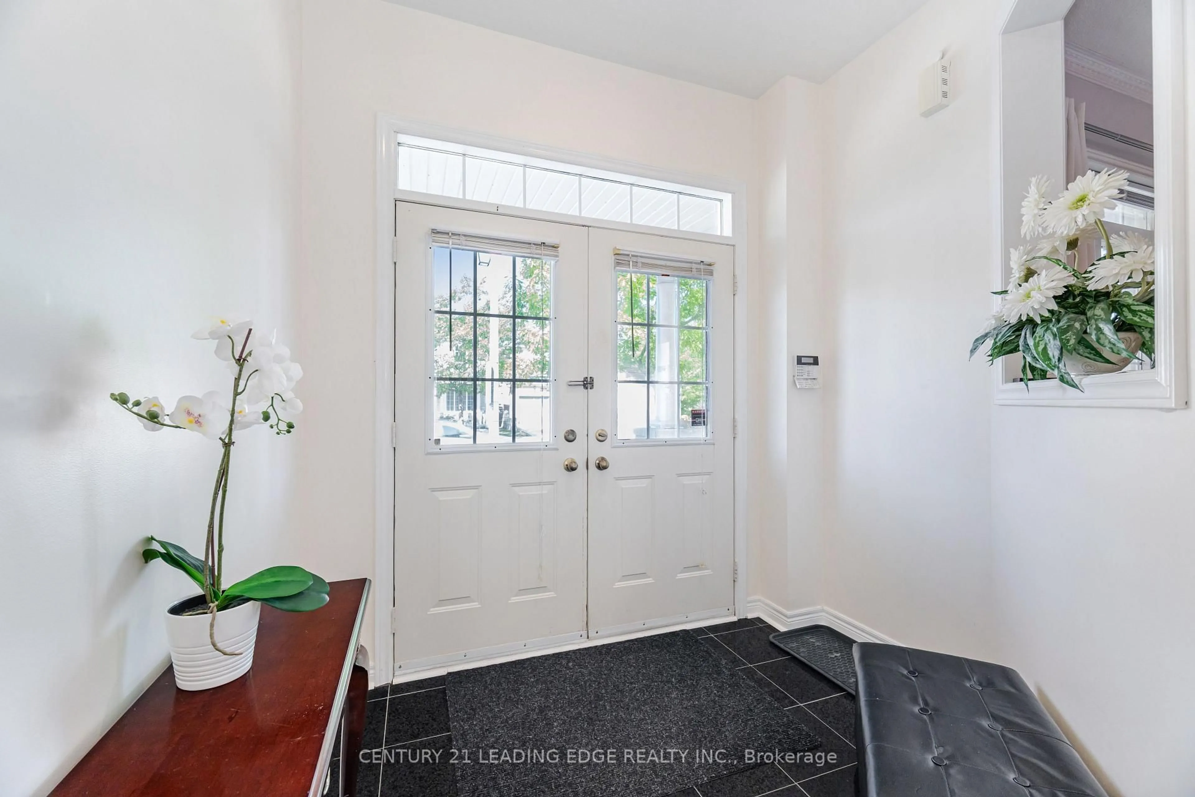 Indoor entryway for 227 Ridgecrest Rd, Markham Ontario L6C 2W8