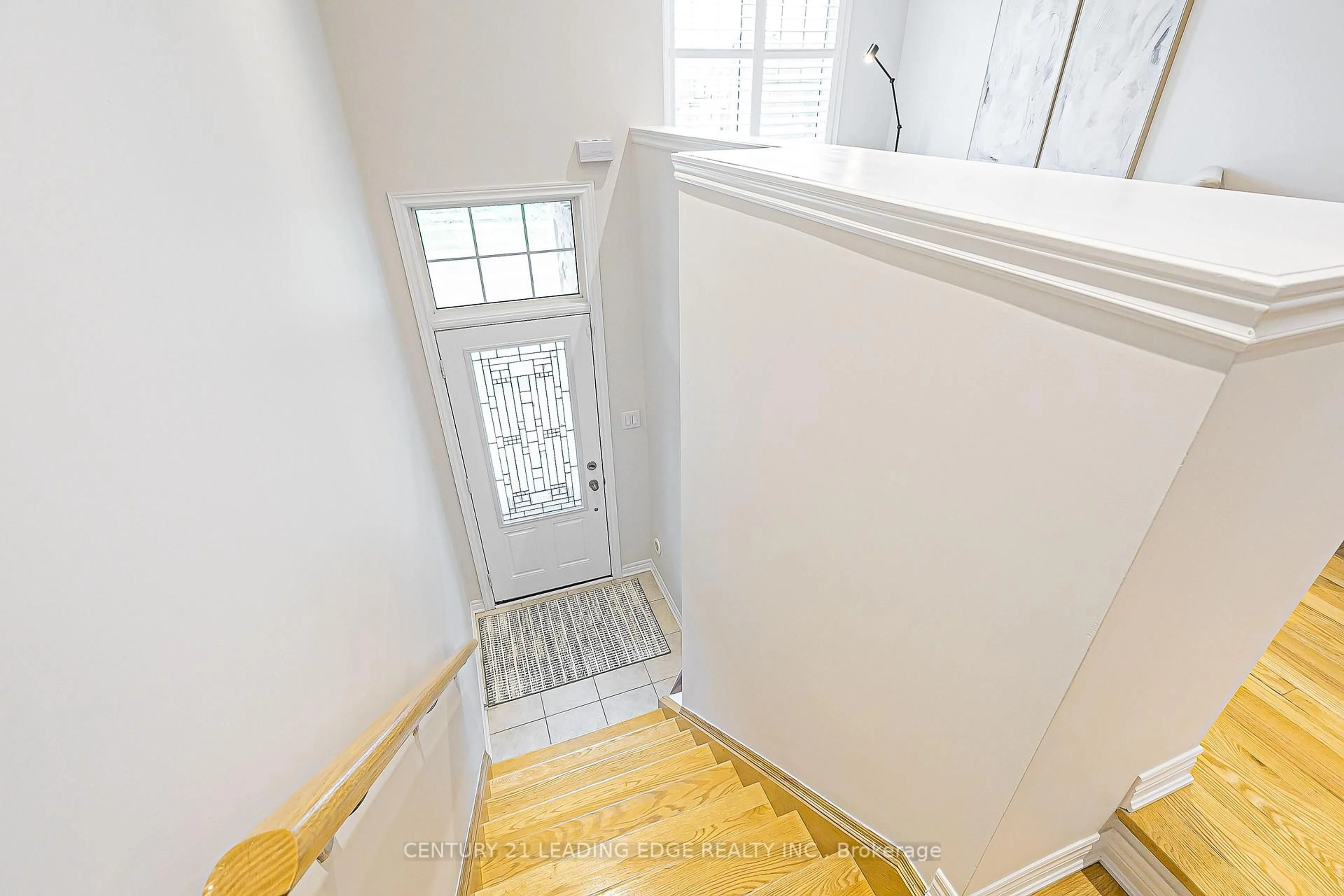 Stairs for 319 DELRAY Dr, Markham Ontario L6E 0P9