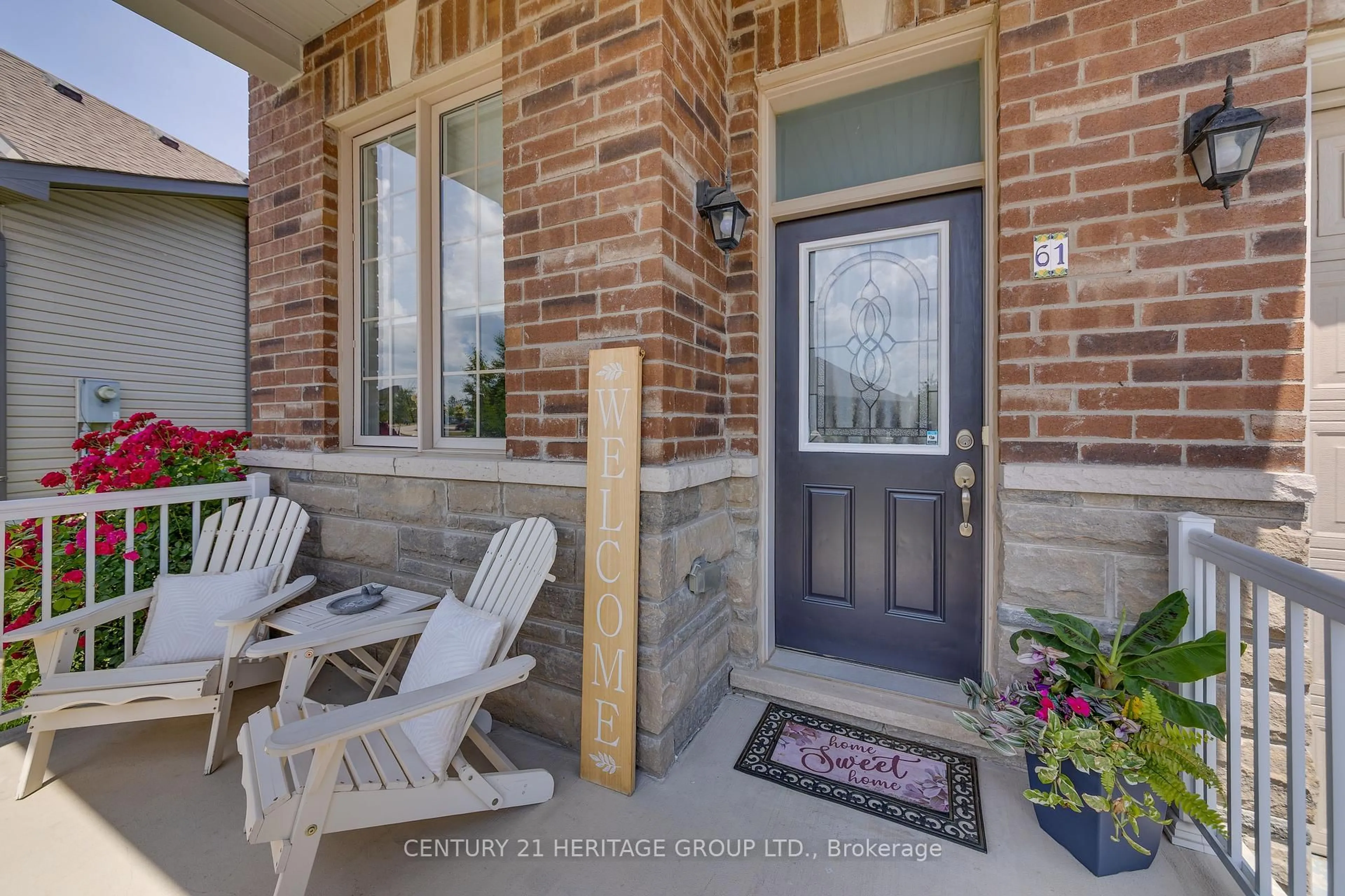 Indoor entryway for 61 Kingsmere Cres, New Tecumseth Ontario L9R 0K6