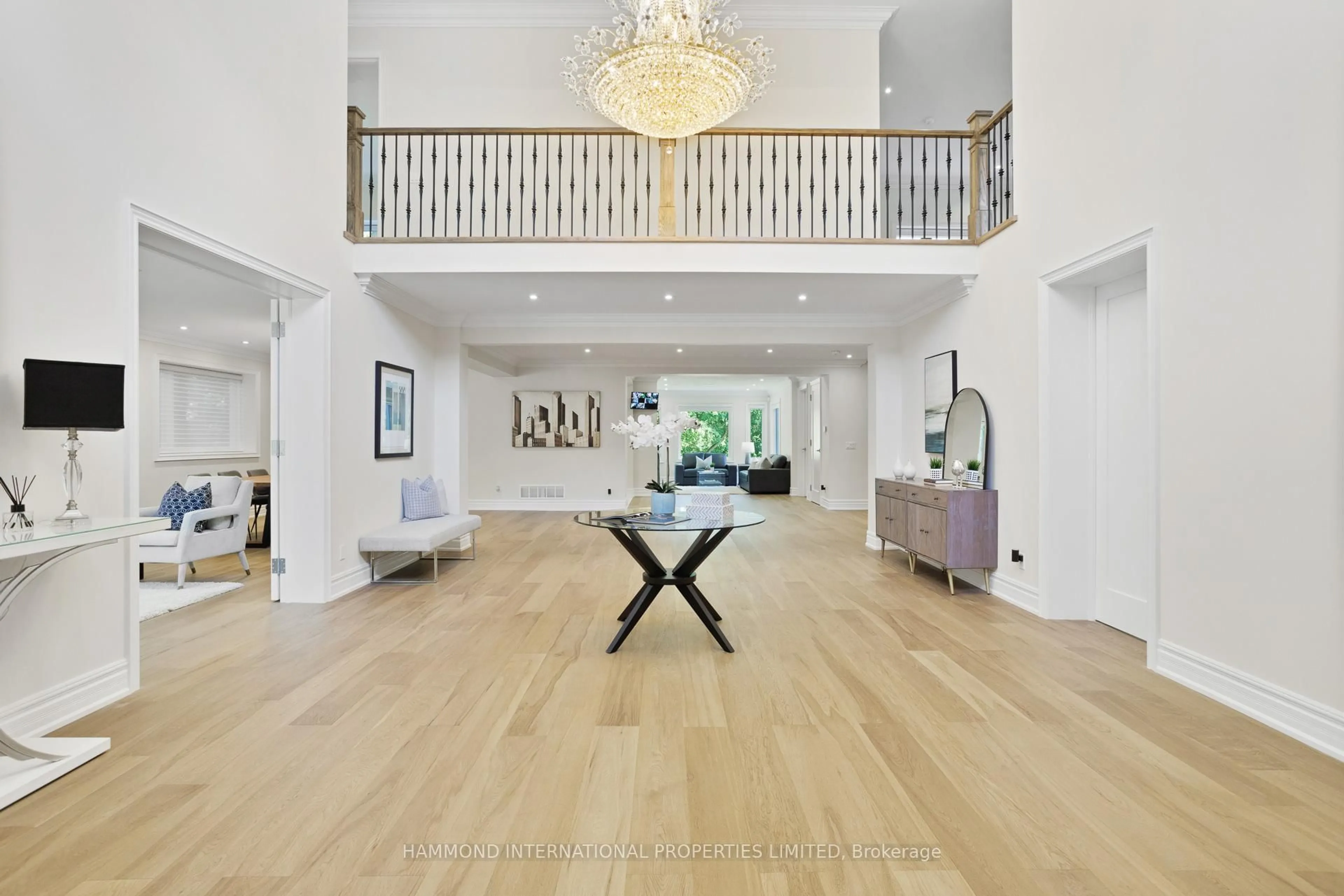 Indoor foyer for 117 Elgin St, Markham Ontario L3T 1W7