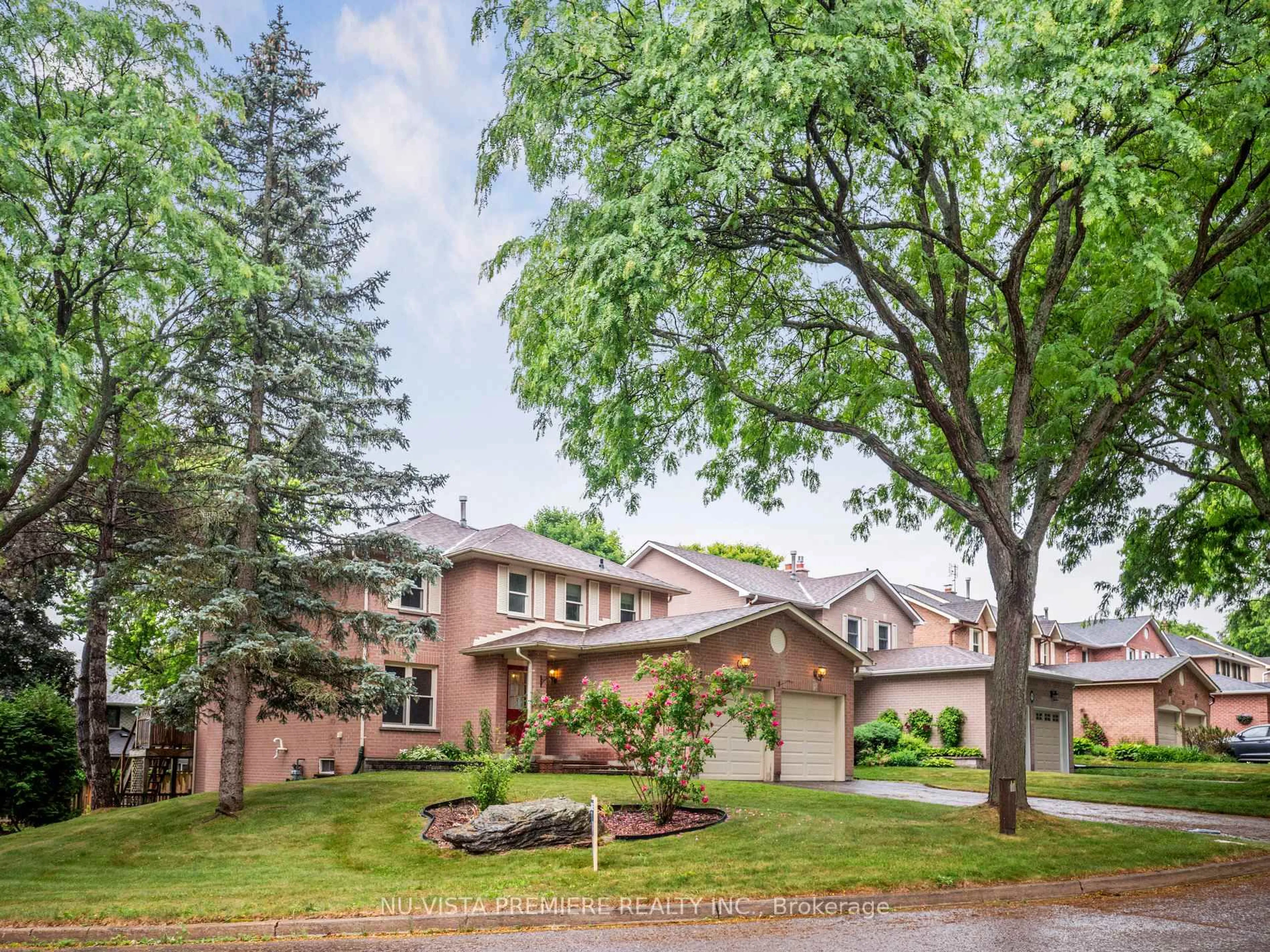 Unknown for 5 Mendys Forest, Aurora Ontario L4G 5A4