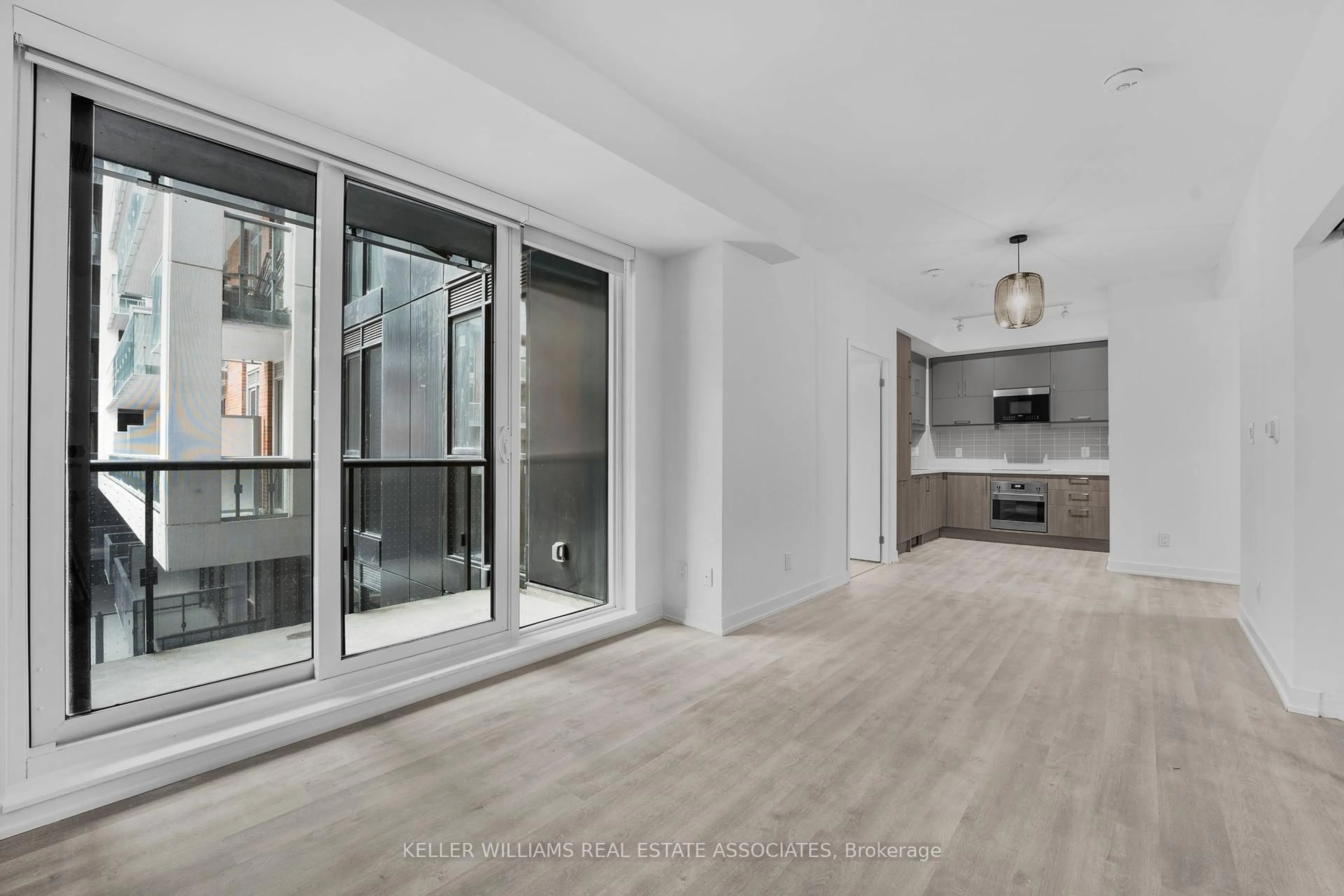 Unknown for 8119 Birchmount Rd #738, Markham Ontario L6G 0H5