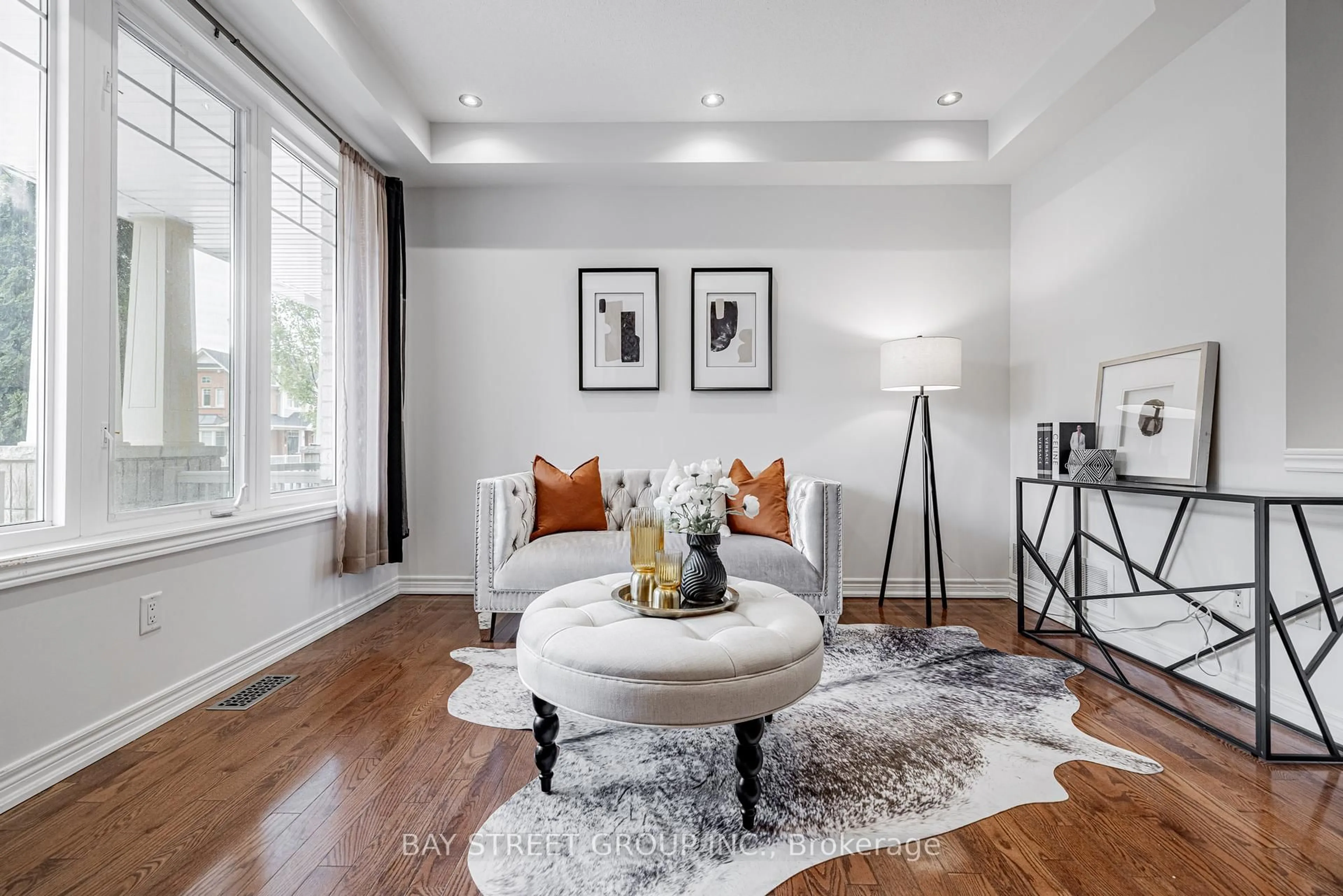Living room with furniture, unknown for 22 Windrow St, Richmond Hill Ontario L4E 0C1
