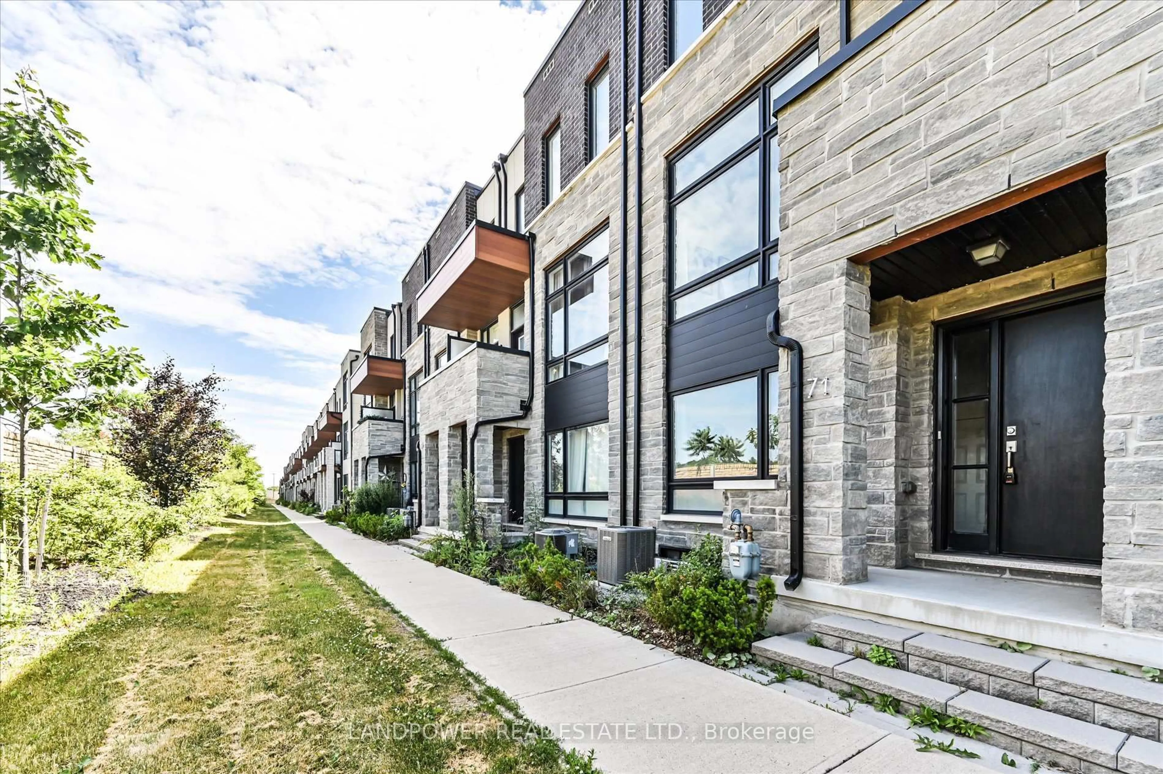 Patio, street for 71 Carpaccio Ave, Vaughan Ontario L4H 4R5