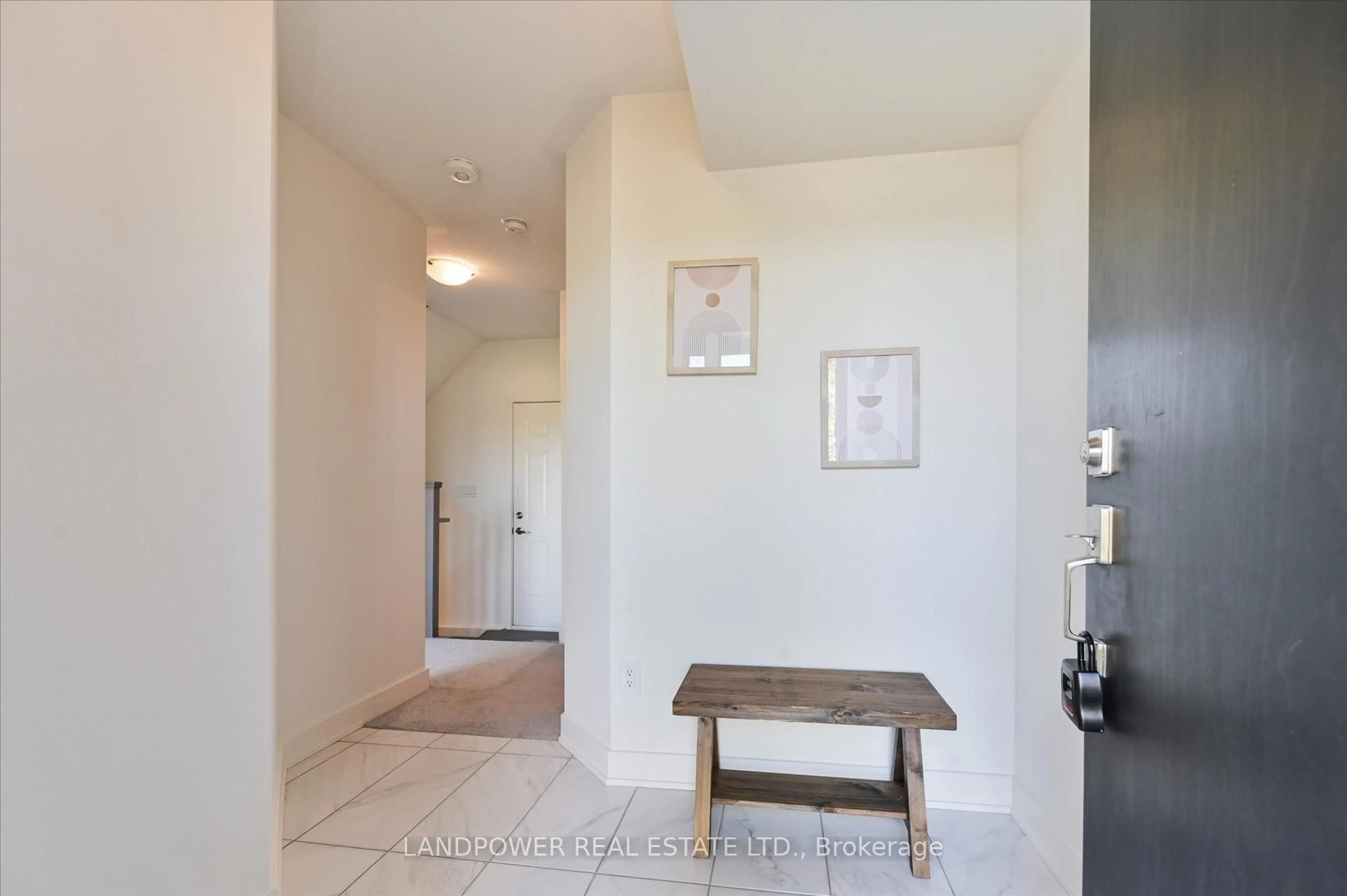 Indoor entryway for 71 Carpaccio Ave, Vaughan Ontario L4H 4R5