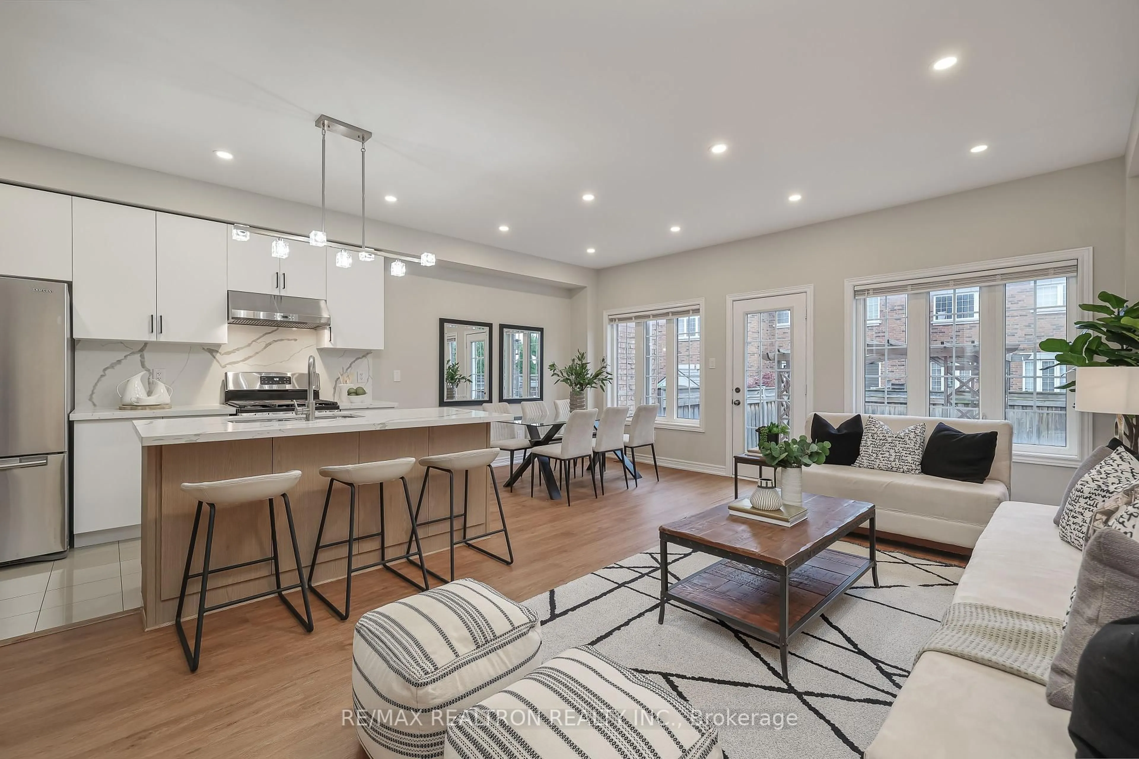 Open concept kitchen, unknown for 138 Southdown Ave, Vaughan Ontario L6A 4N7
