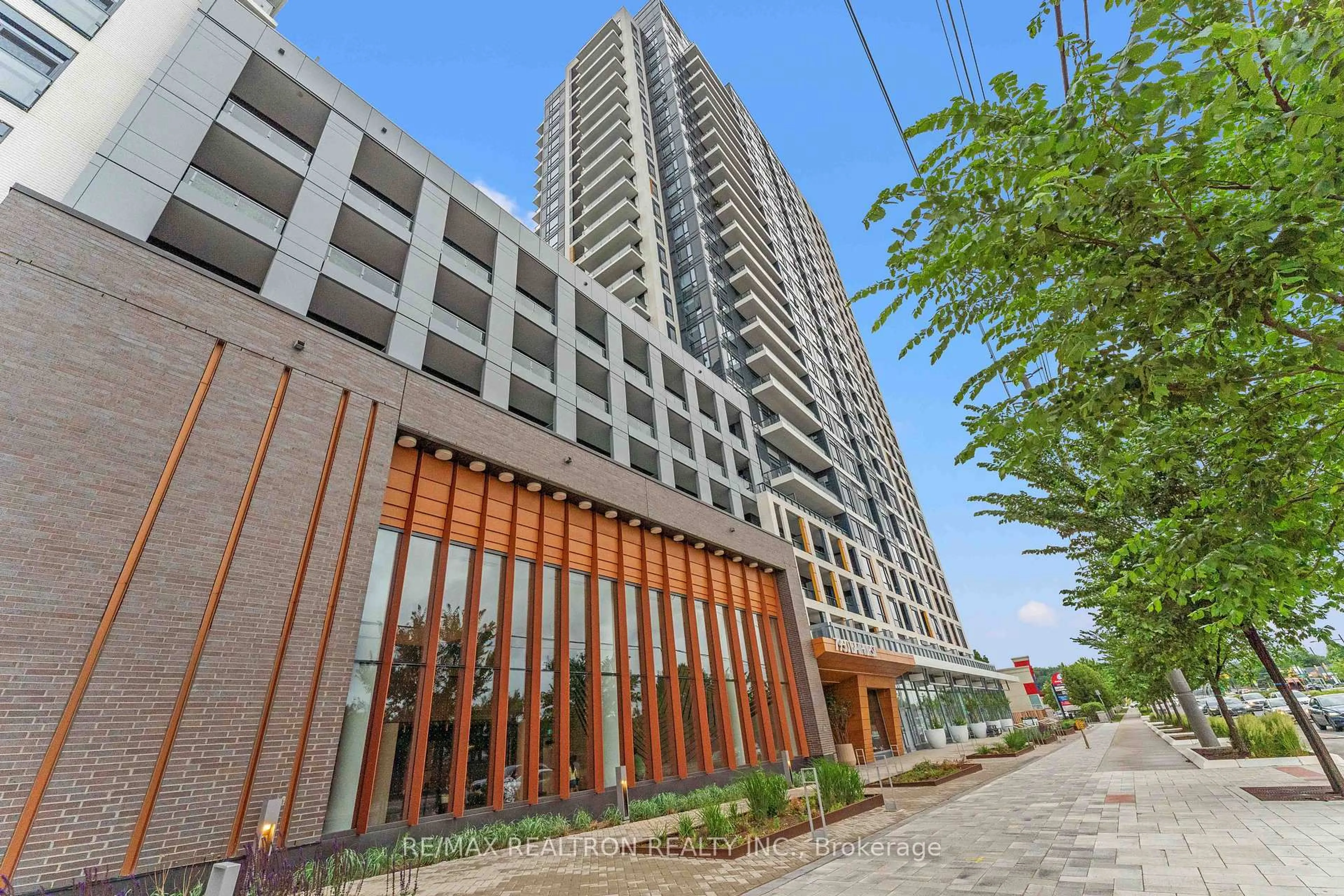 Indoor foyer for 7950 Bathurst St #1105, Vaughan Ontario L4J 0L4