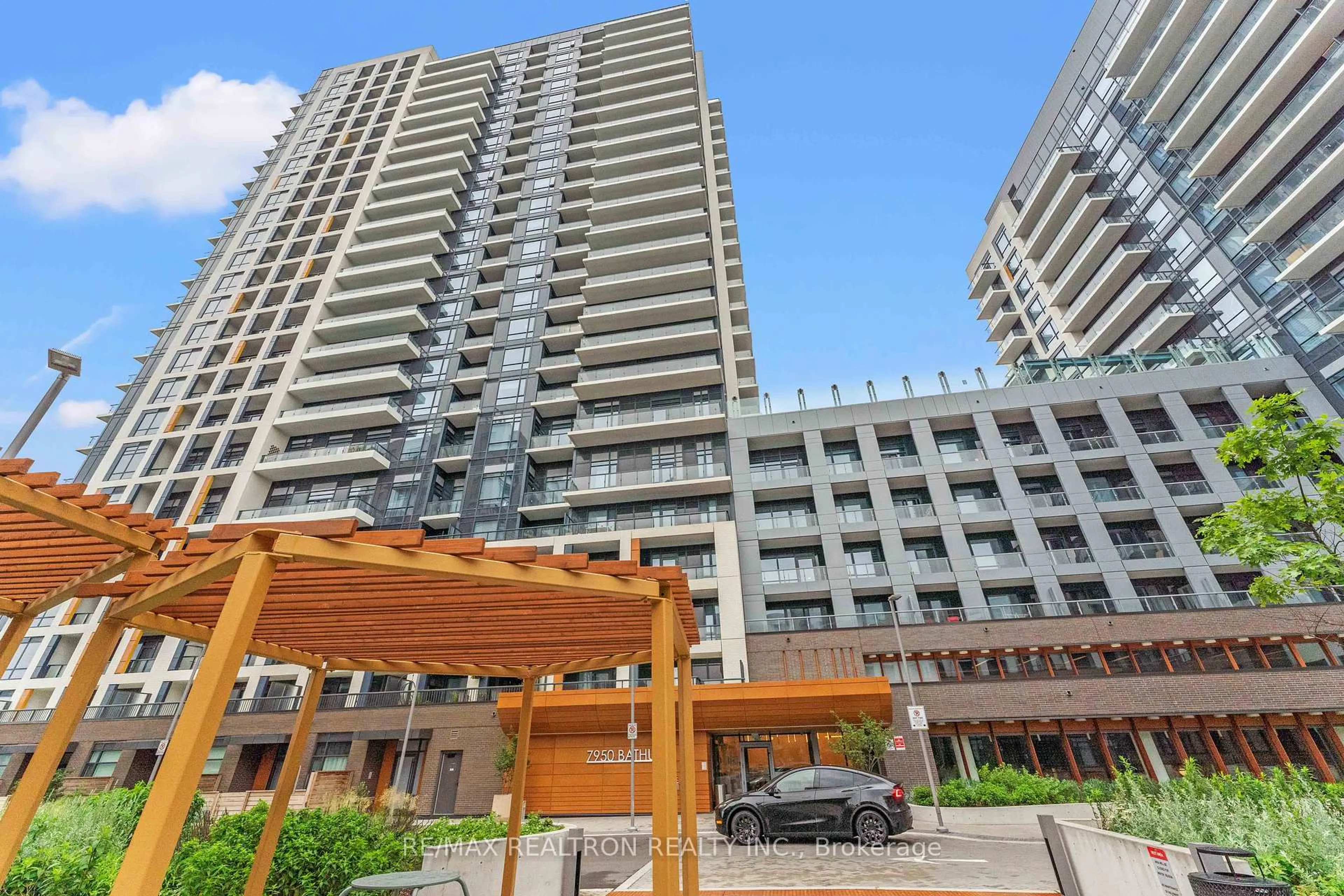 Patio, building for 7950 Bathurst St #1105, Vaughan Ontario L4J 0L4