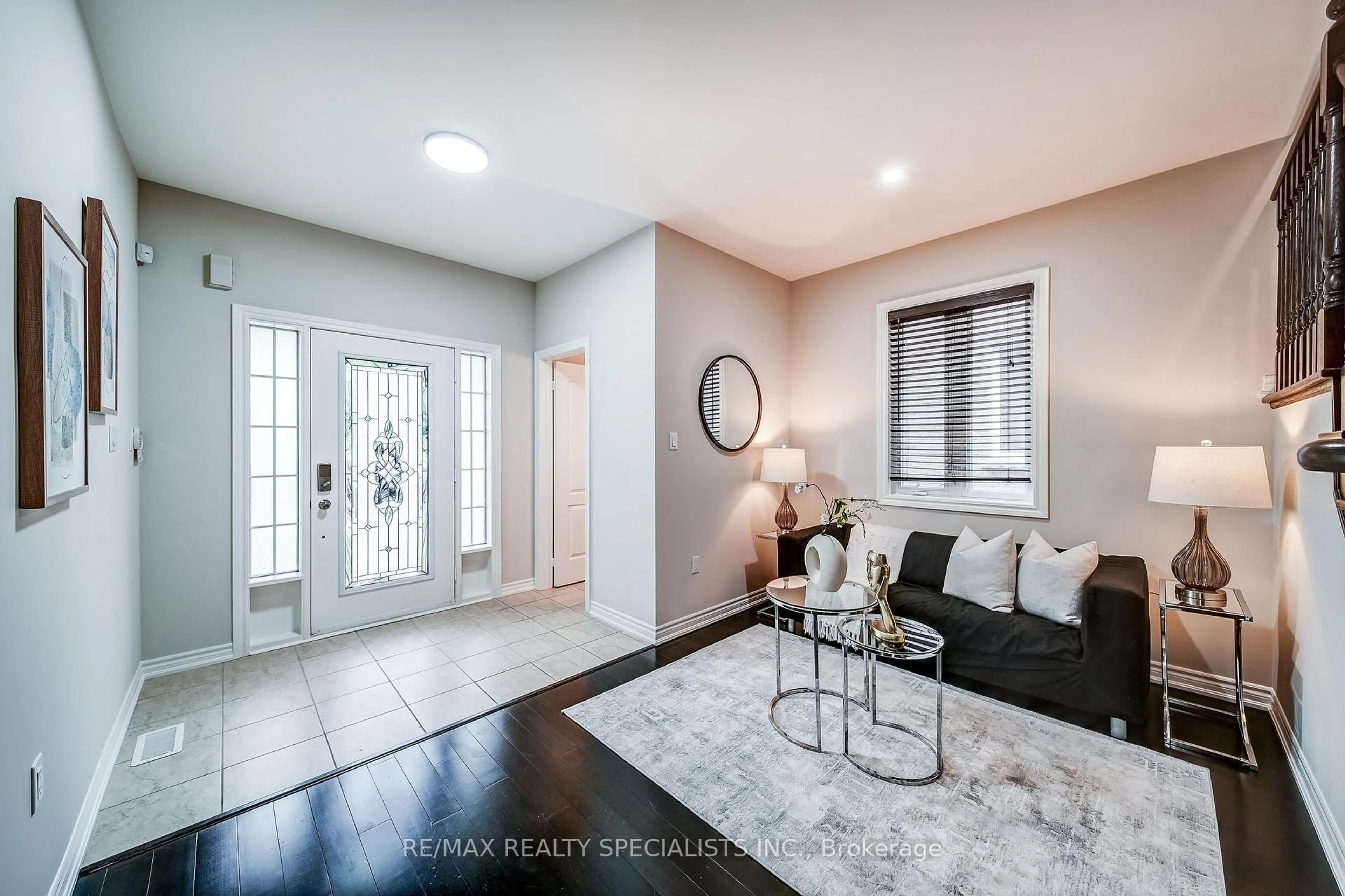 Indoor entryway for 67 Faris St, Bradford West Gwillimbury Ontario L3Z 0C5