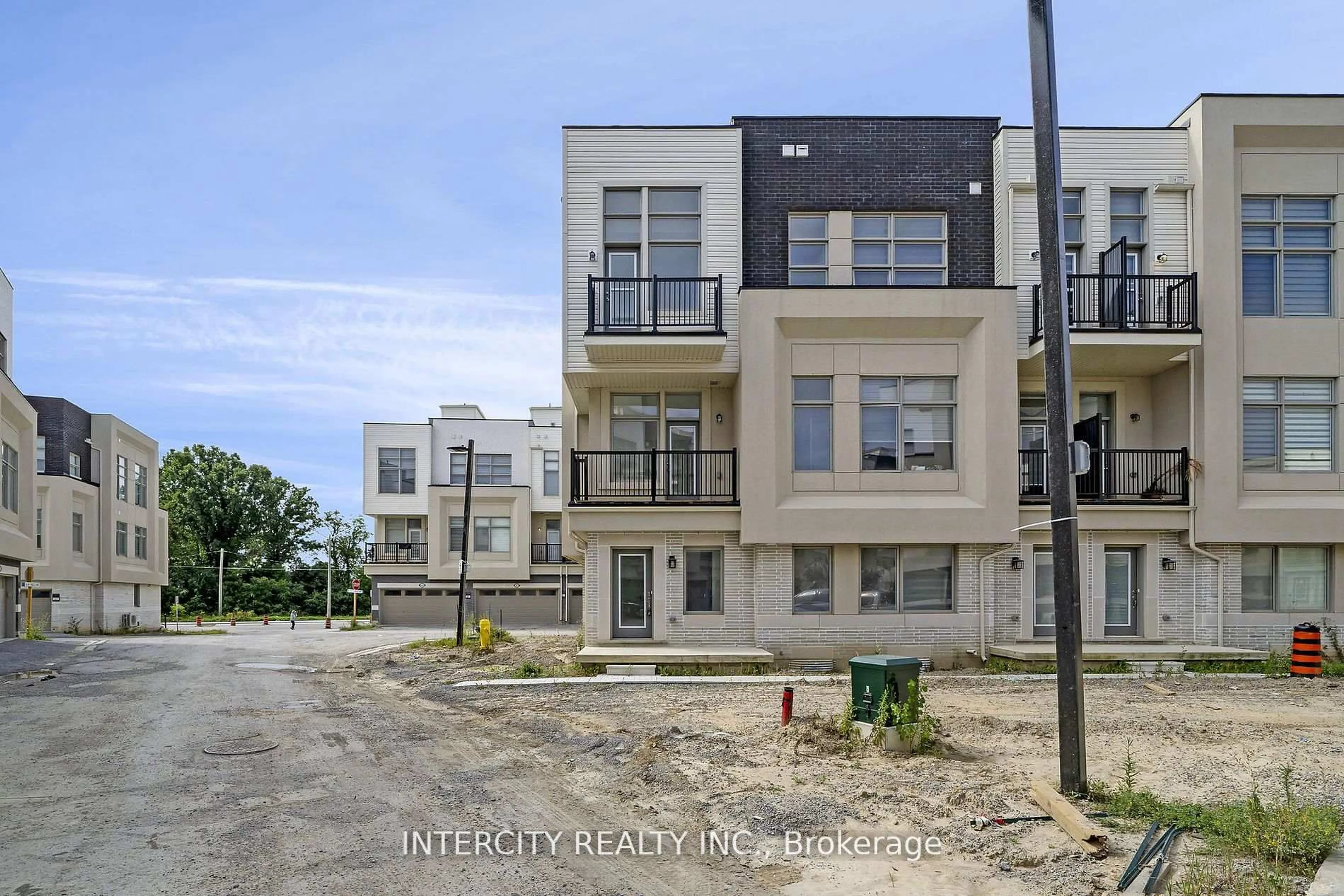 A pic from outside/outdoor area/front of a property/back of a property/a pic from drone, street for 7 Albert Firman Lane, Markham Ontario L6C 3B5