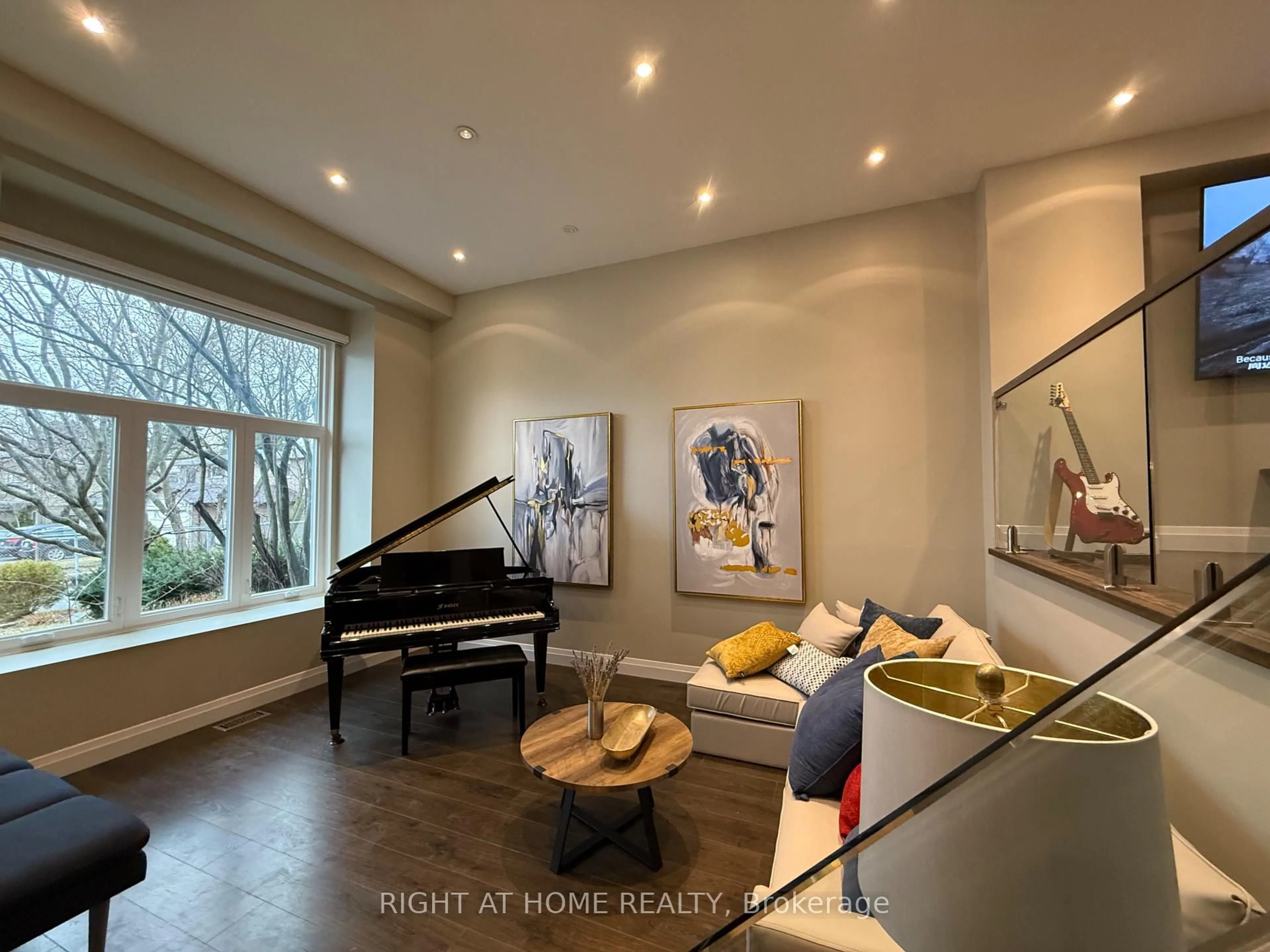 A pic of a room for 58 Holm Cres, Markham Ontario L3T 5J3