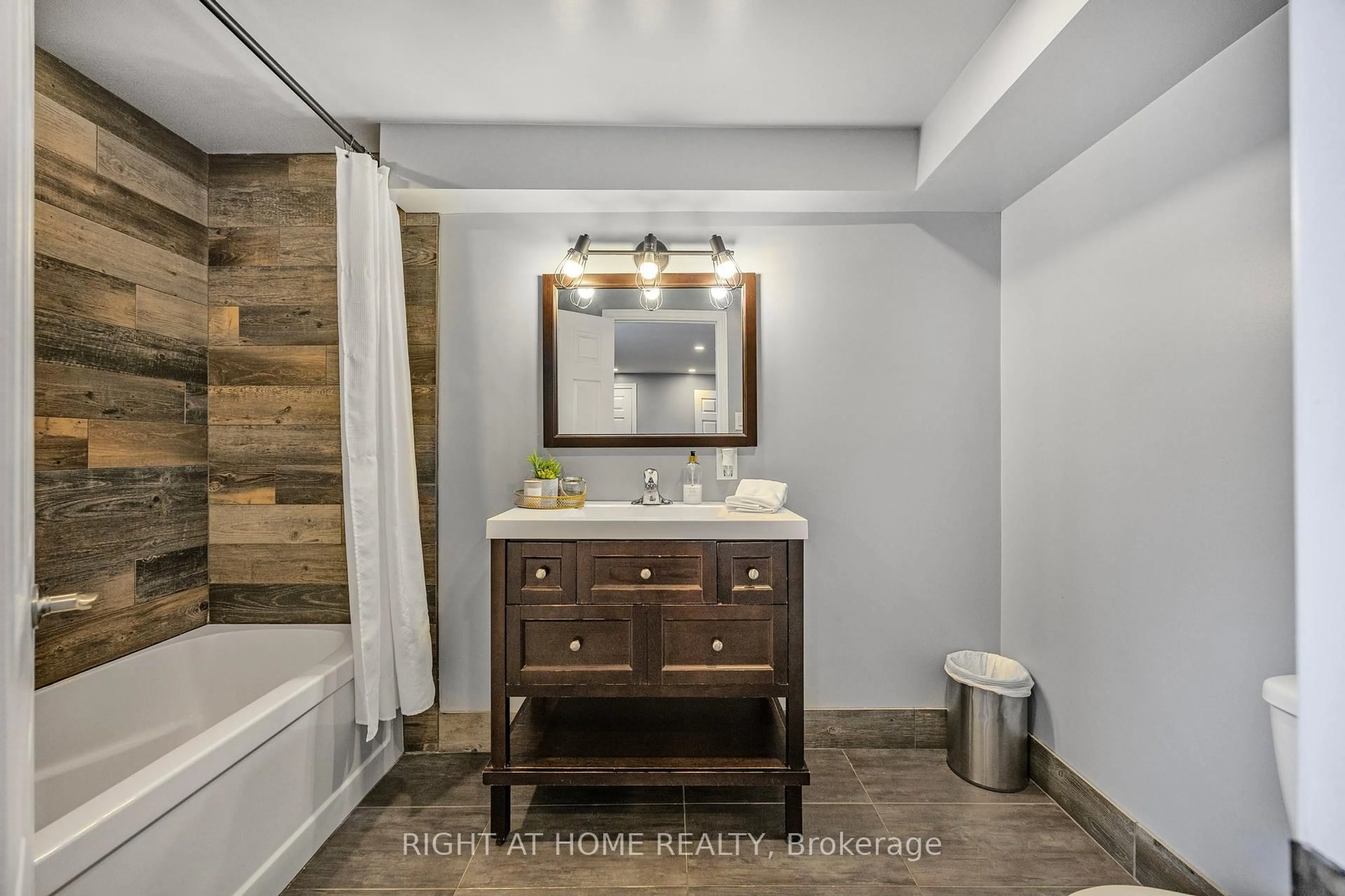 Contemporary bathroom, ceramic/tile floor for 1057 Vance Cres, Innisfil Ontario L9S 1V6