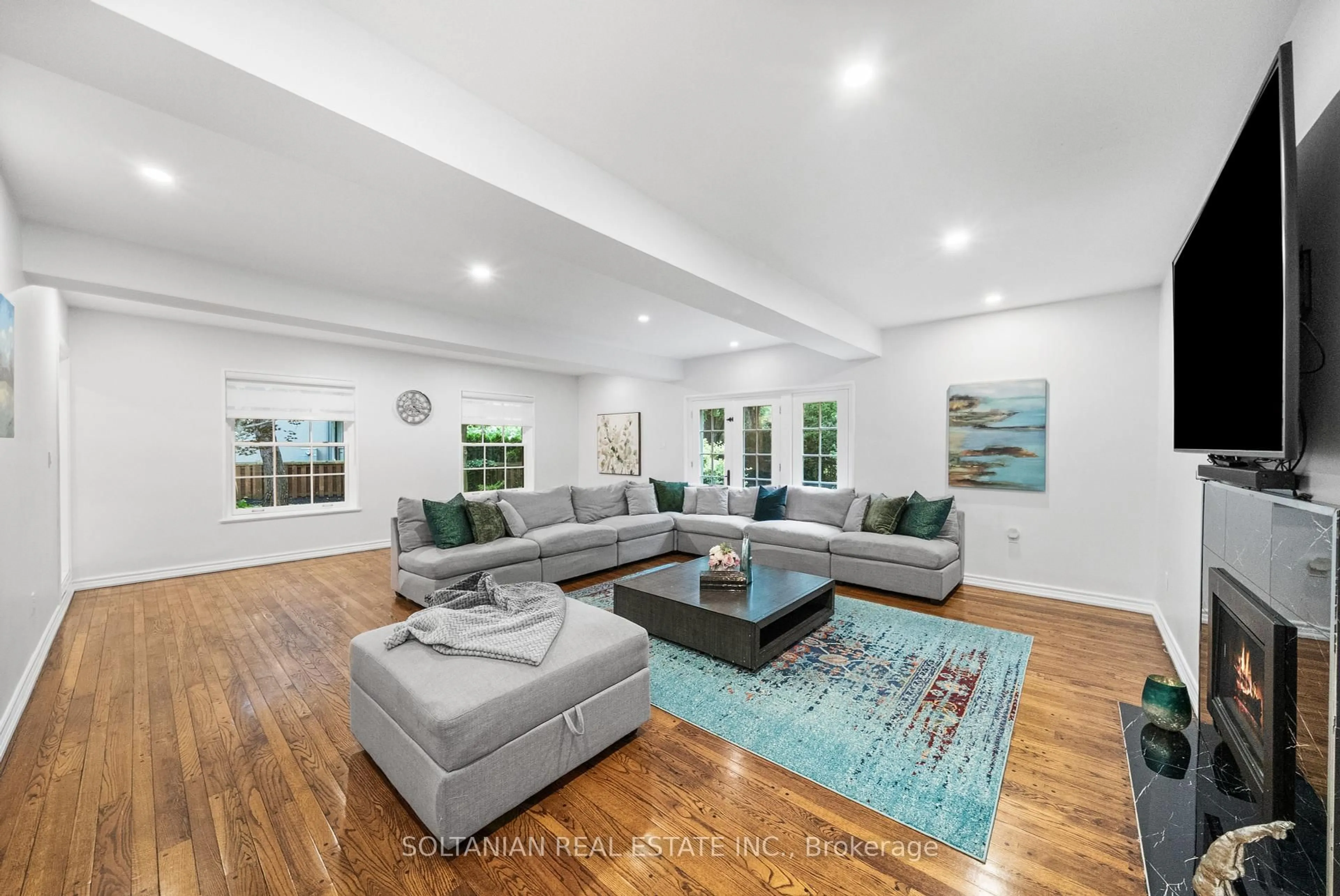 Living room with furniture, unknown for 24 Laureleaf Rd, Markham Ontario L3T 2X5