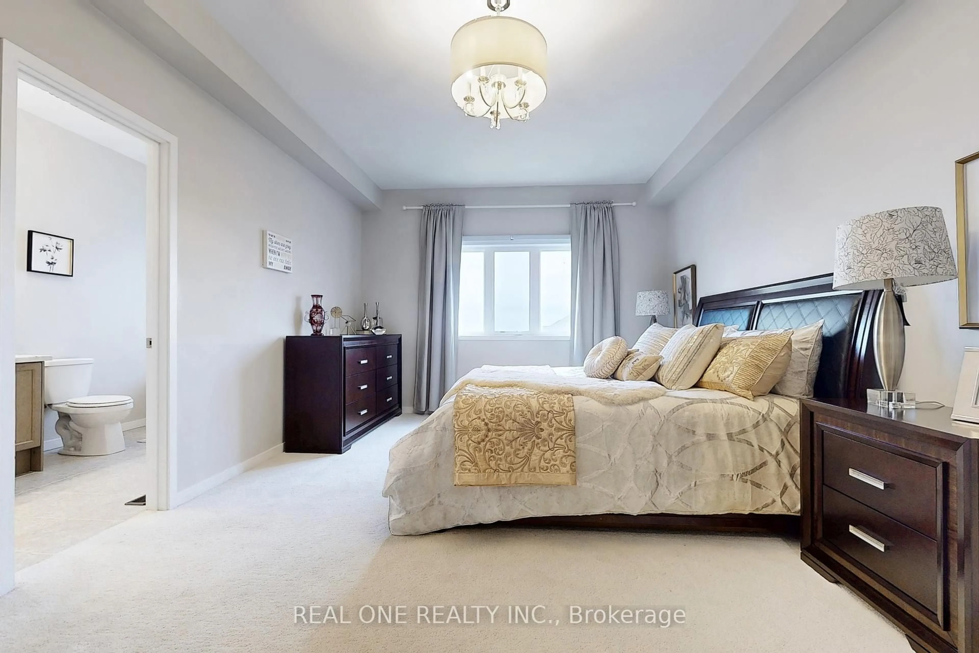 Bedroom with bed, unknown for 240 Elyse Crt, Aurora Ontario L4G 2C9