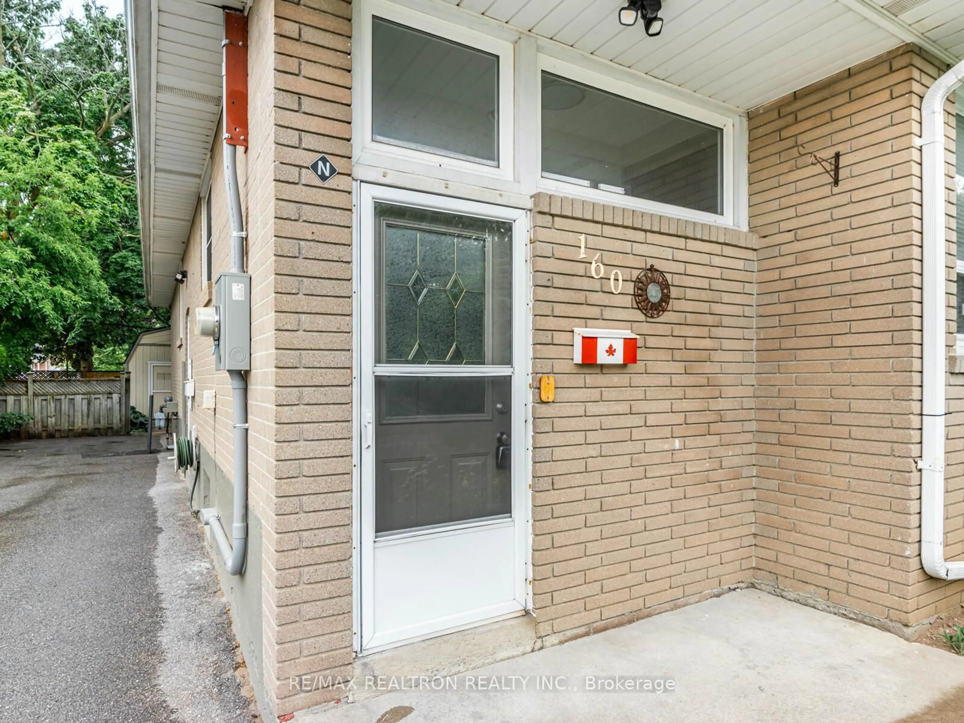 Unknown for 160 Longford Dr, Newmarket Ontario L3Y 2Y8