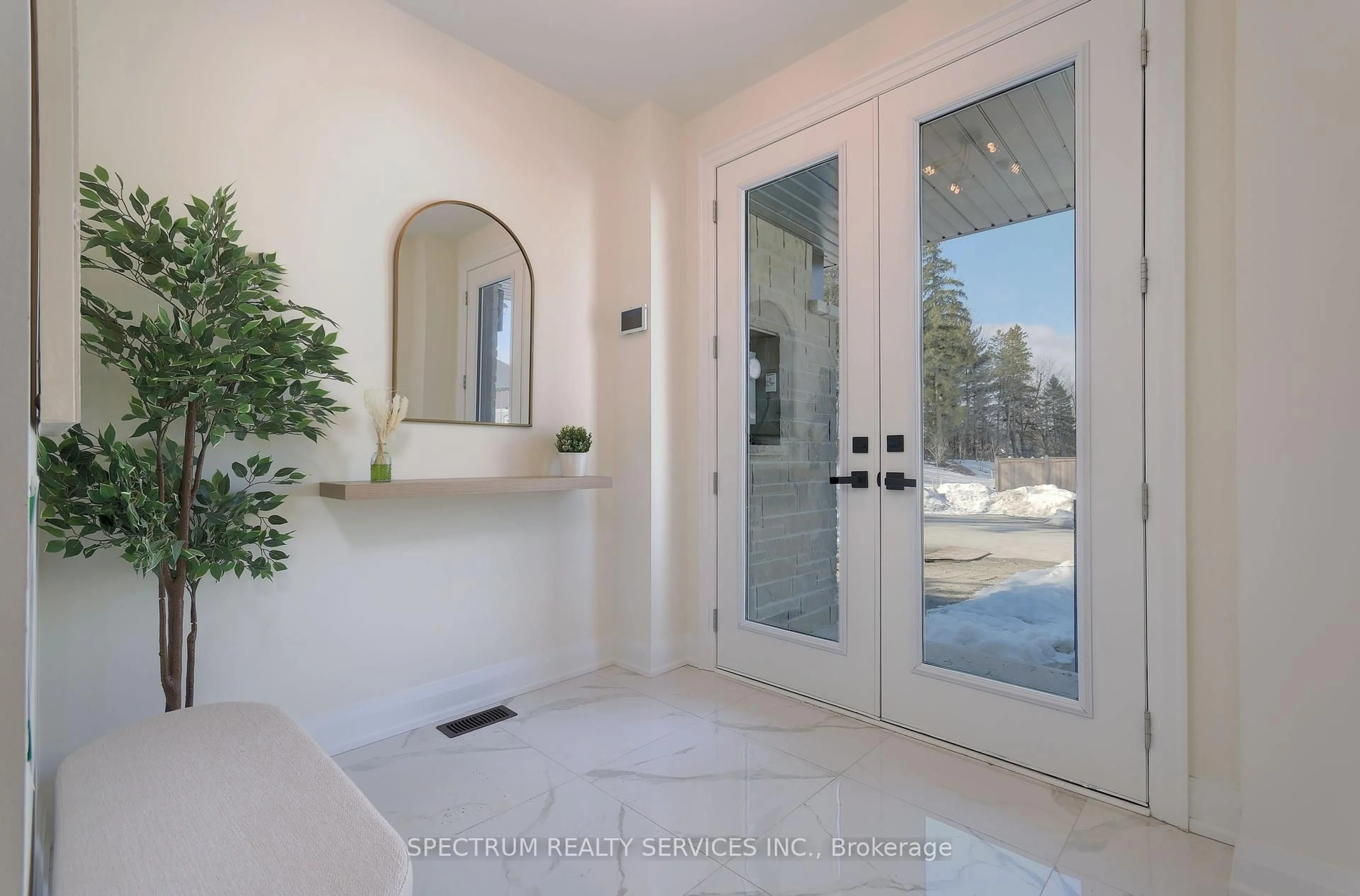 Indoor entryway for 199 Grand Trunk Ave, Vaughan Ontario L4H 3M1