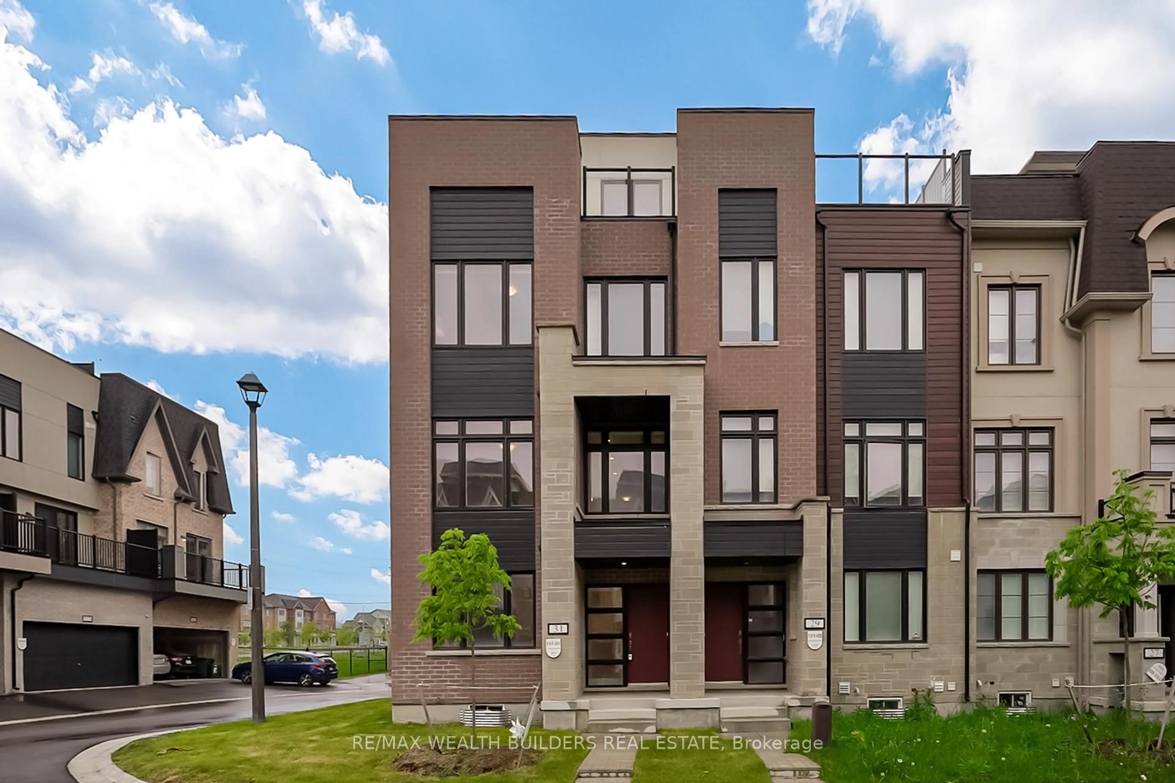 Home with brick exterior material, street for 31 William Shearn Cres, Markham Ontario L6C 3J3