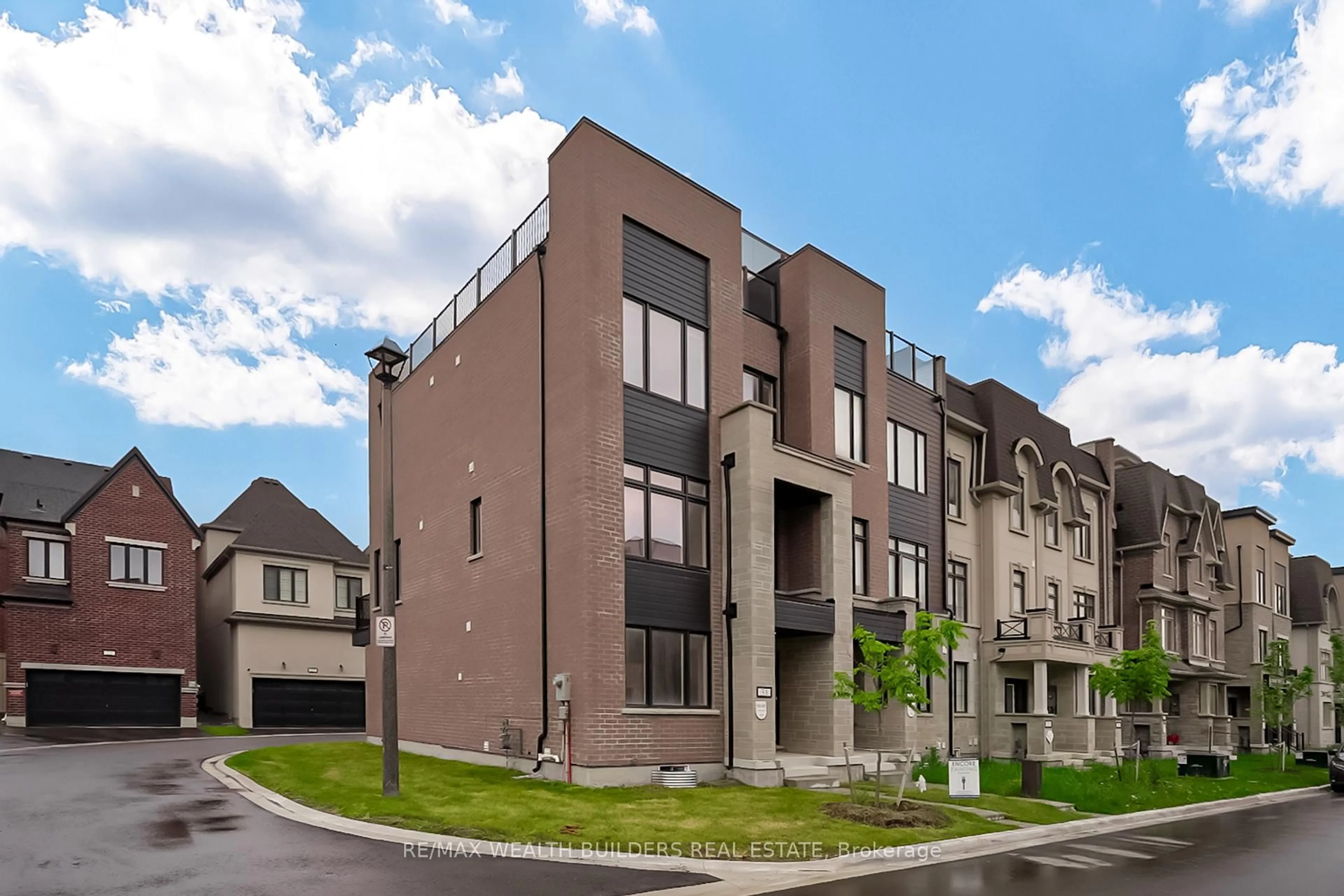 Home with brick exterior material, street for 31 William Shearn Cres, Markham Ontario L6C 3J3