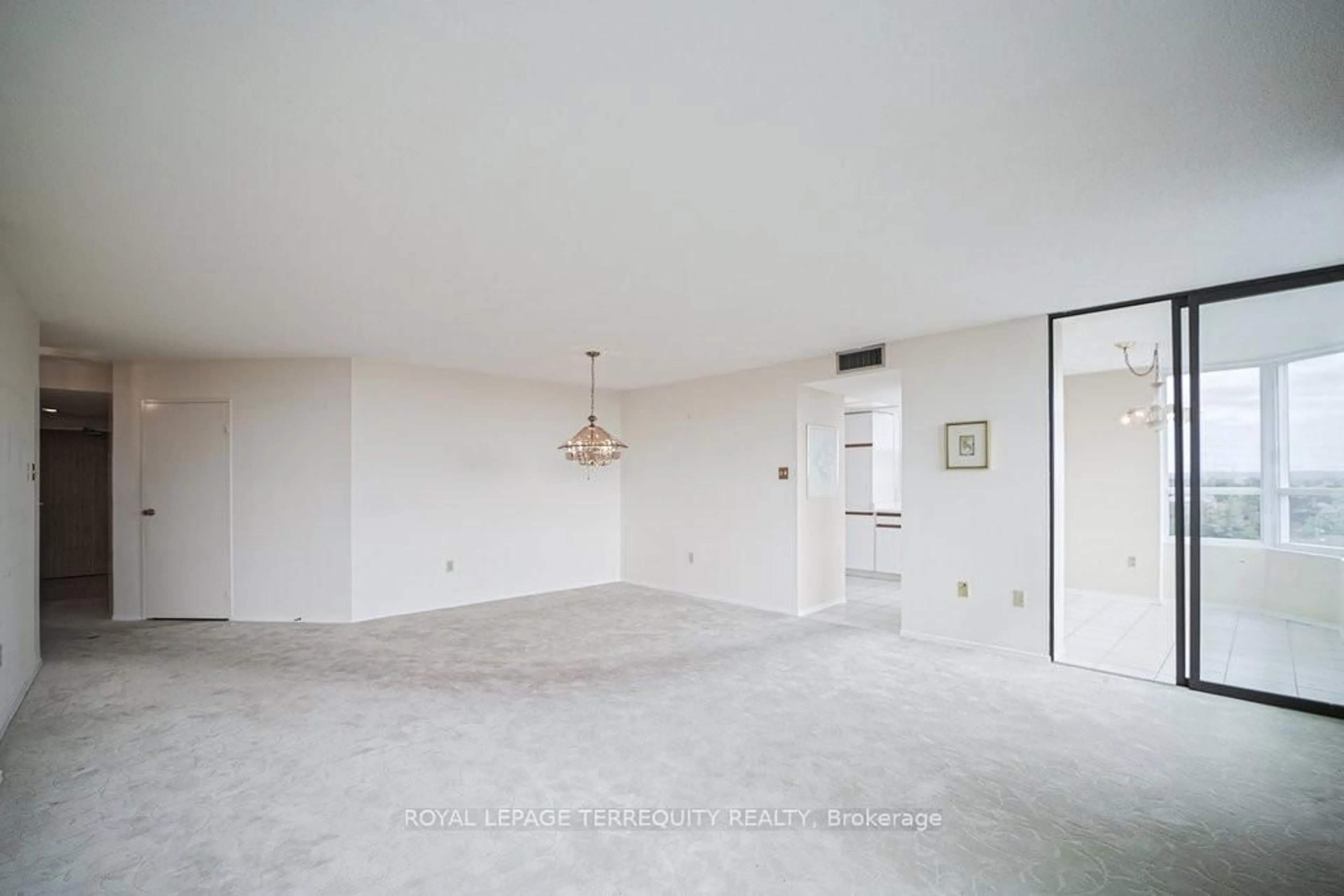 A pic of a room for 7601 Bathurst St #615, Vaughan Ontario L4J 4H5