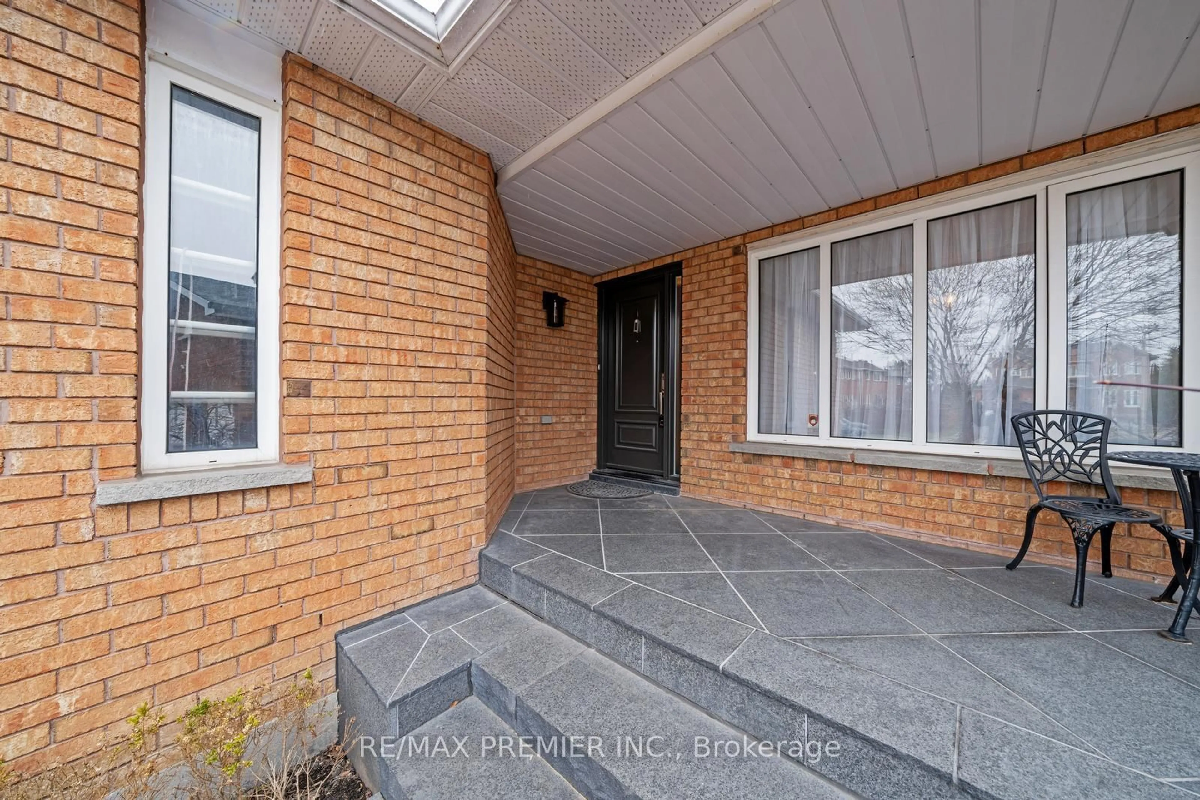 Unknown for 11 Monica Crt, Vaughan Ontario L4L 7N5