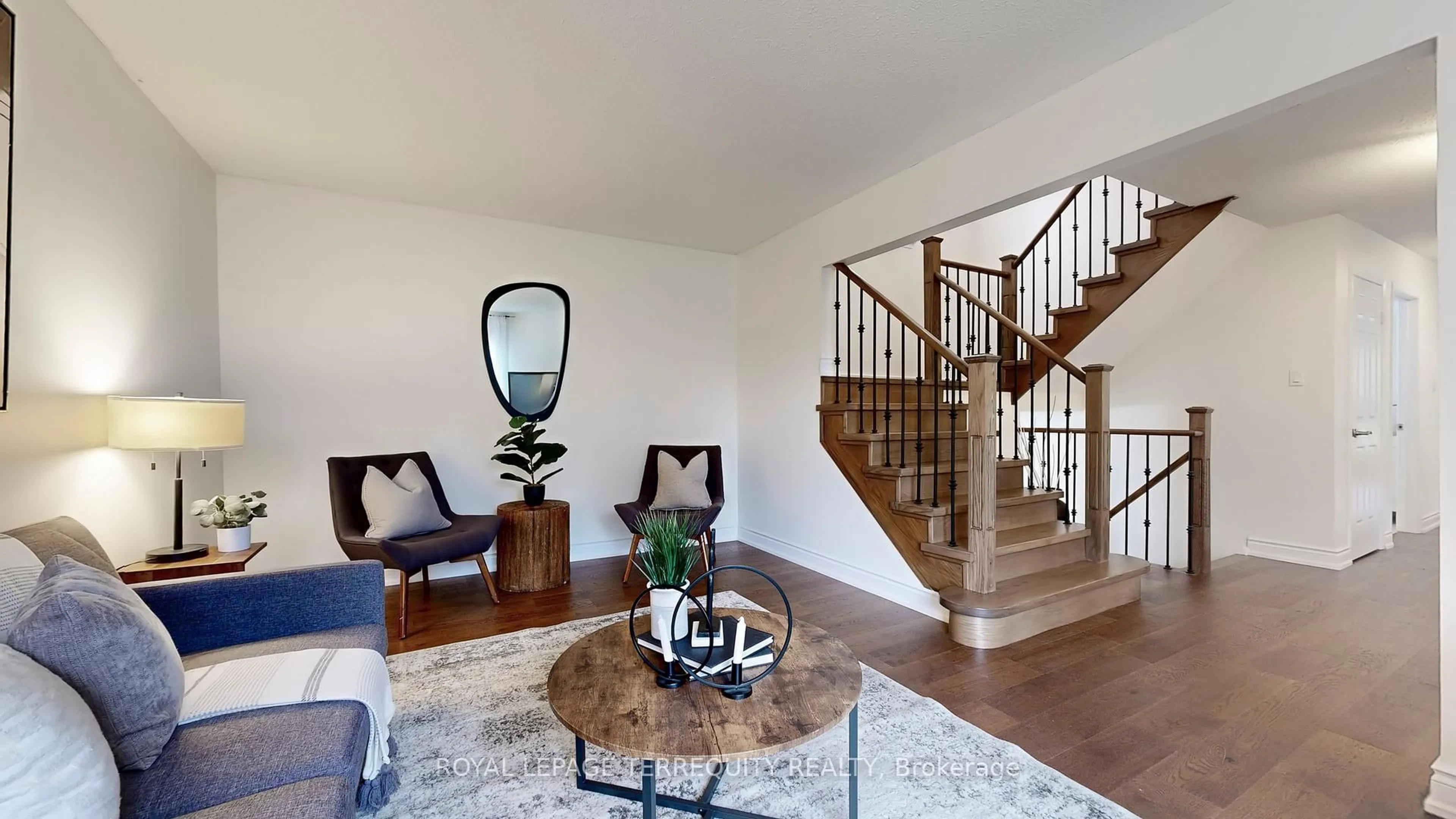 Unknown for 8 Couperthwaite Cres, Markham Ontario L3R 6N4