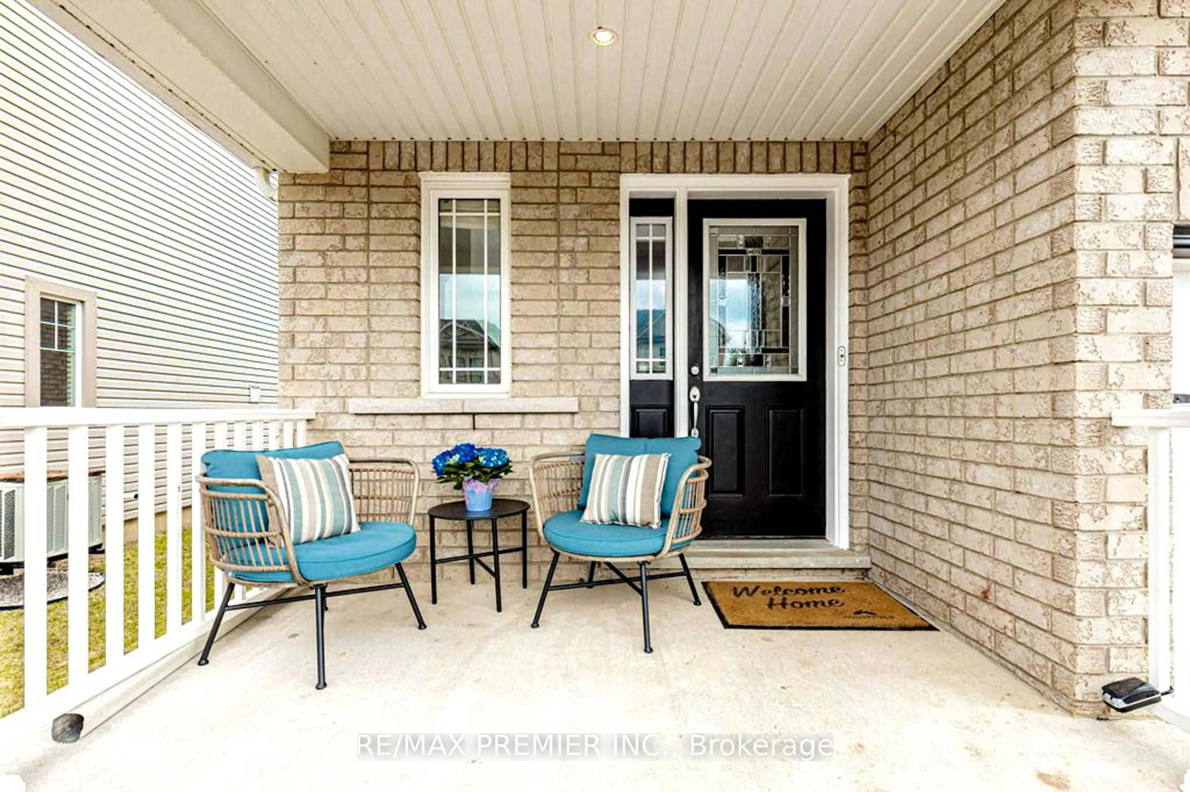 Patio, unknown for 108 Gwillimbury Dr, Bradford West Gwillimbury Ontario L3Z 0C6